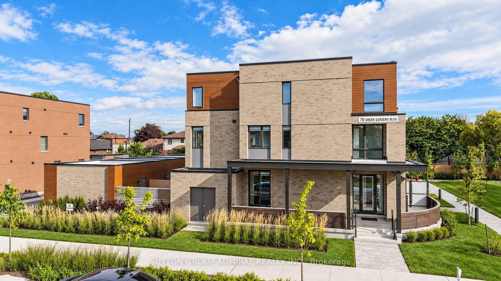 70 Green Gardens Boulevard Unit 1