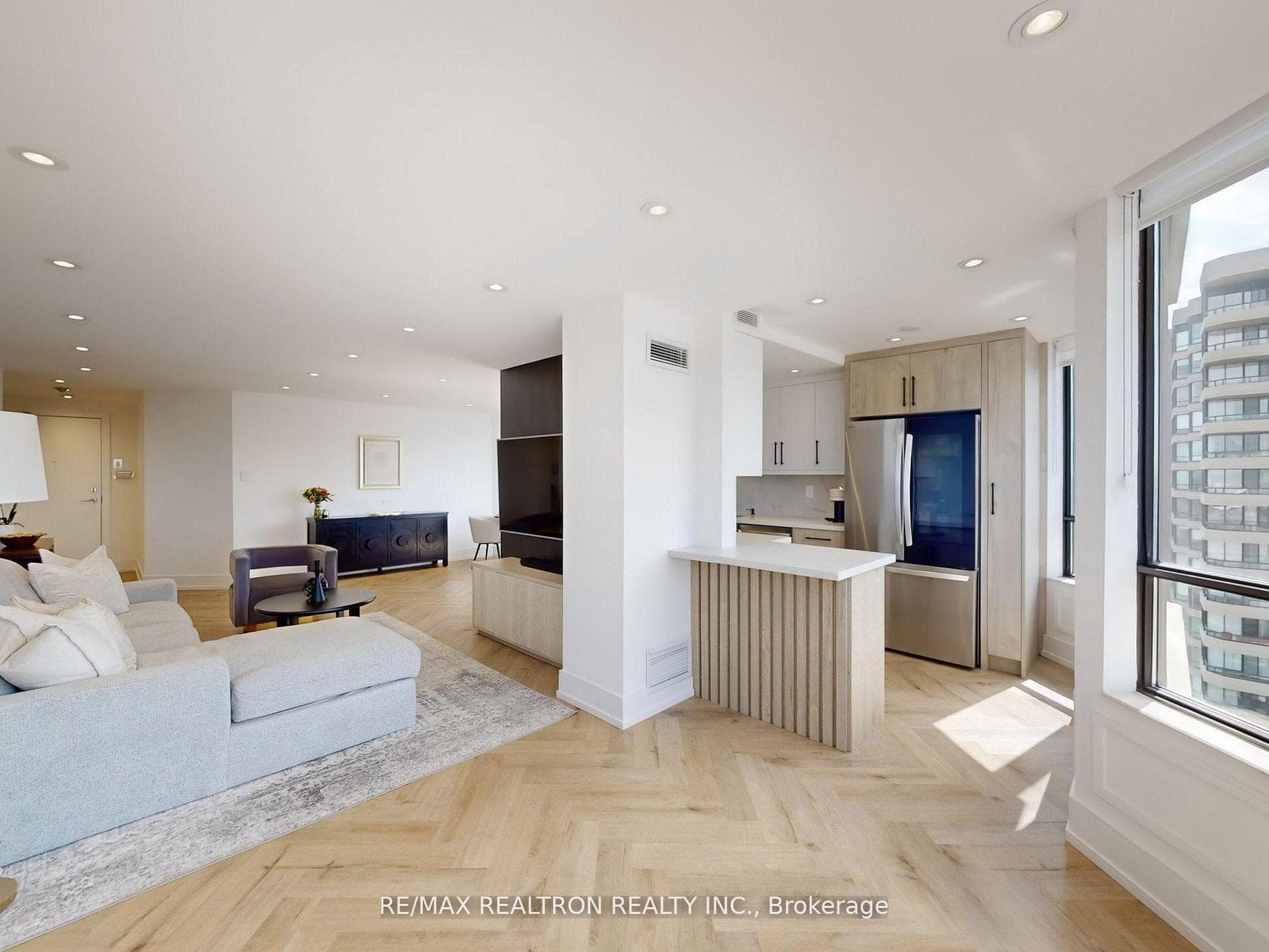 7460 Bathurst Street Unit 1111