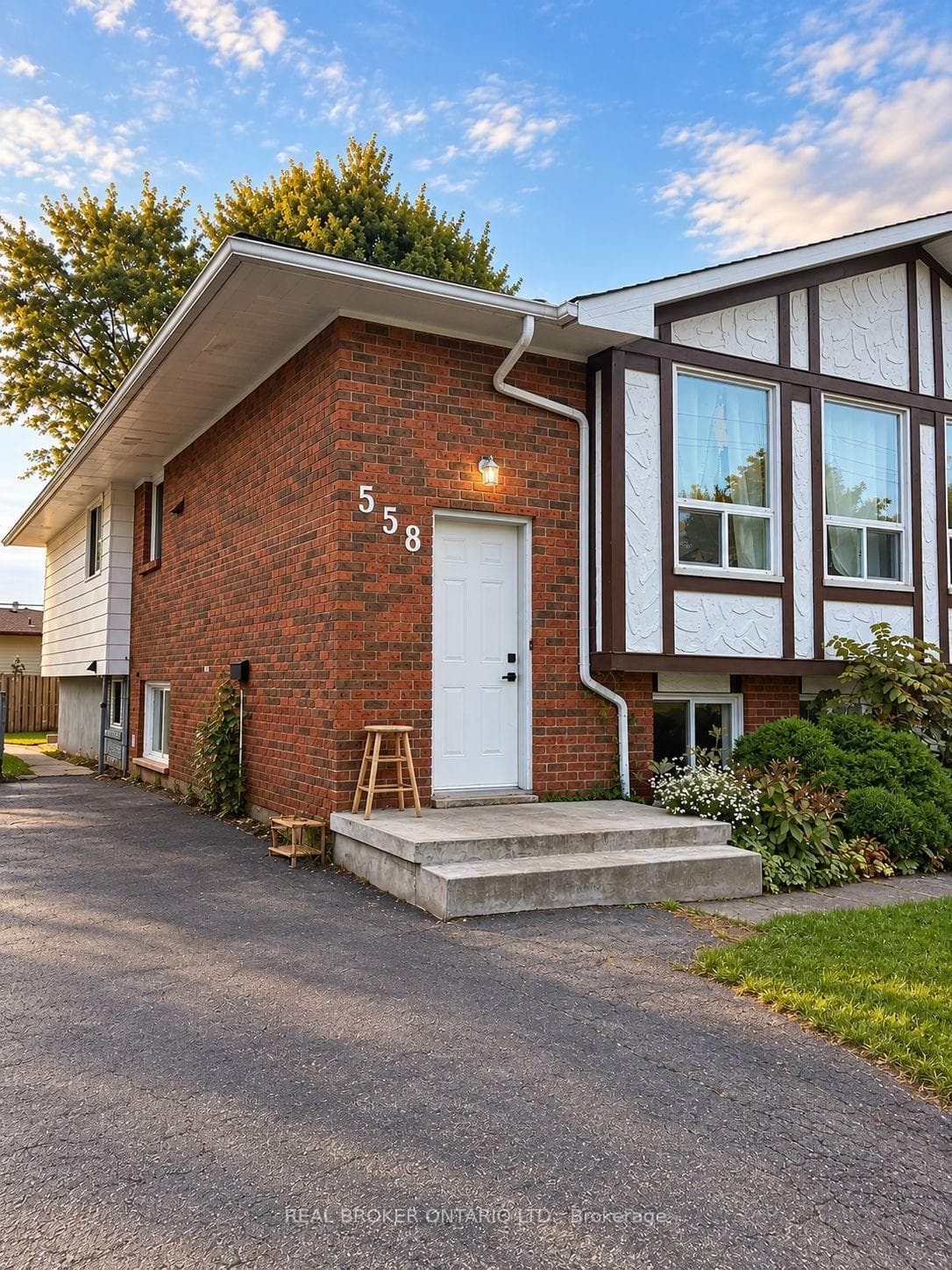 558 First Avenue Unit Lower