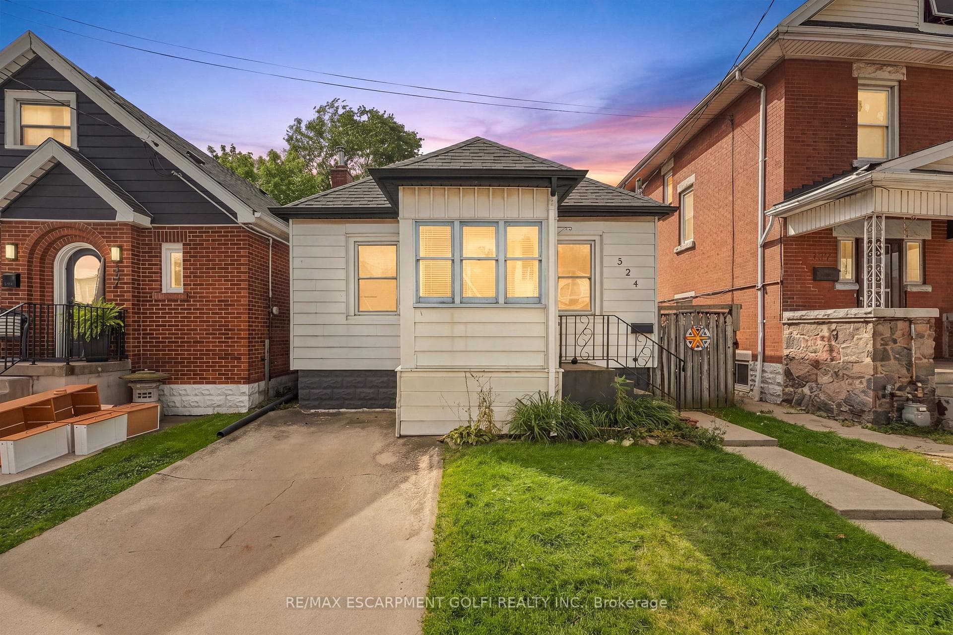 524 Roxborough Avenue