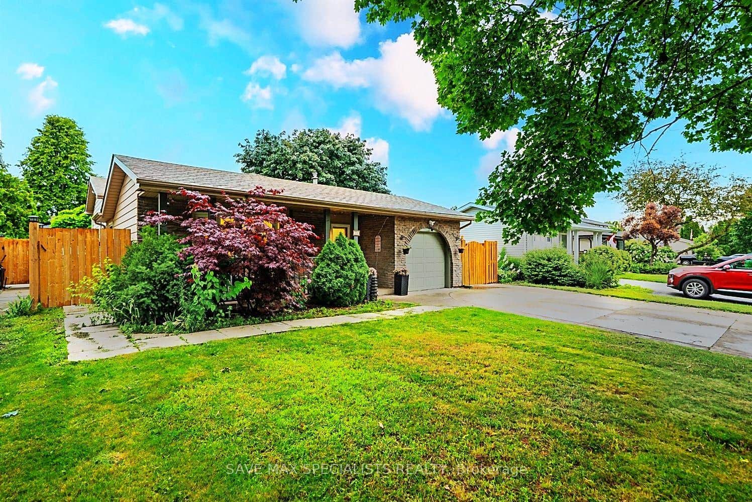 26 Fairington Crescent