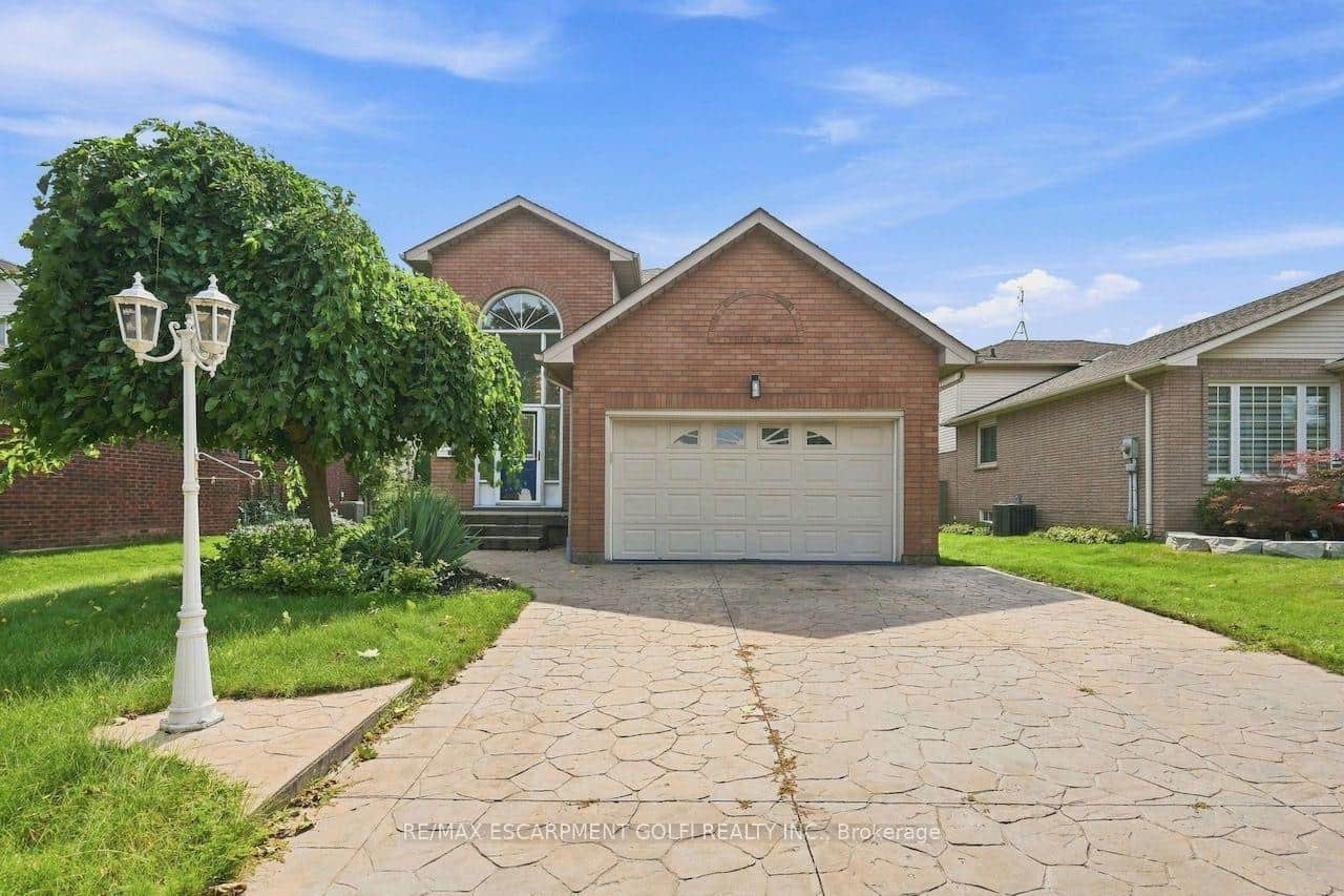 12 Sumner Crescent