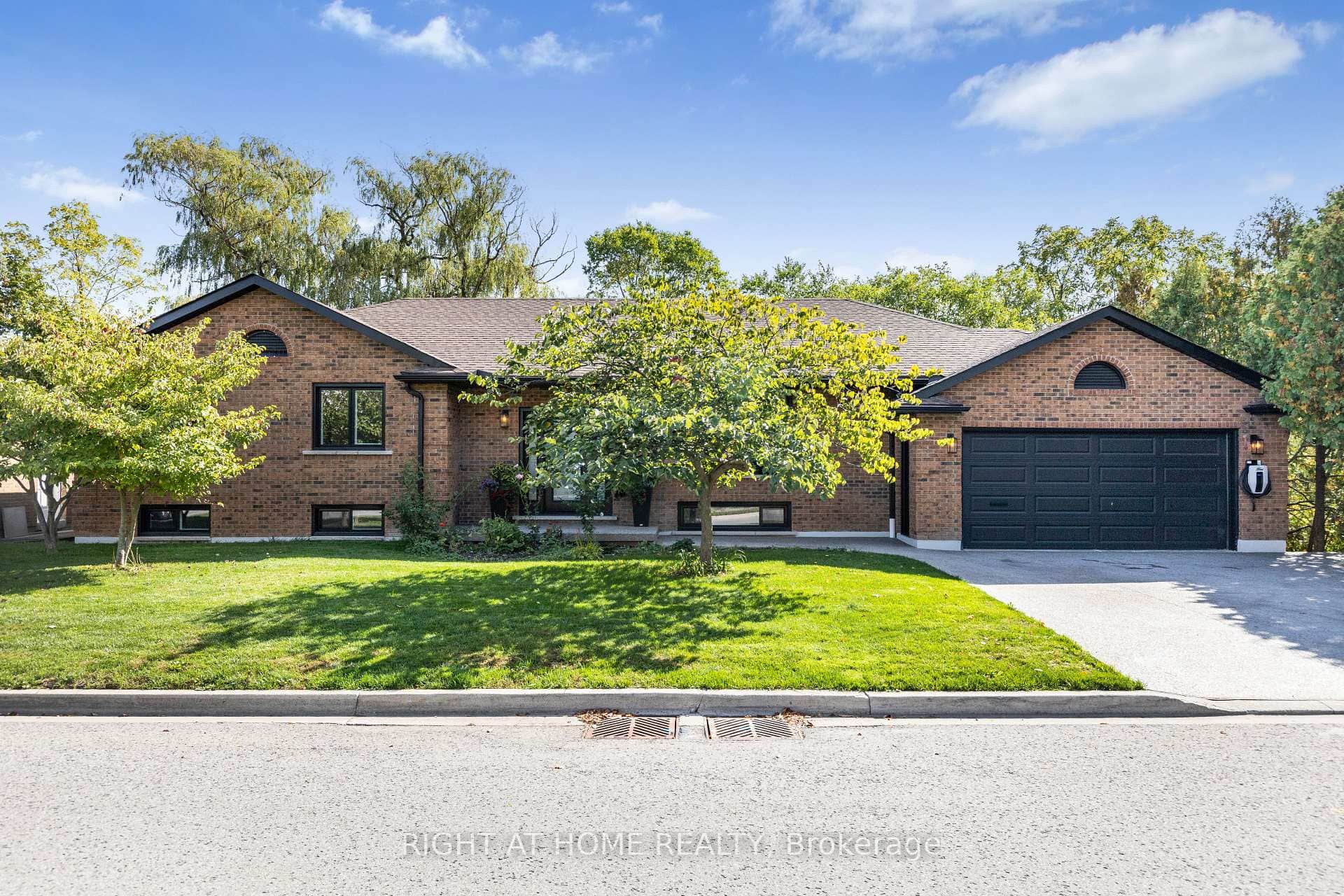 23 Riverview Boulevard
