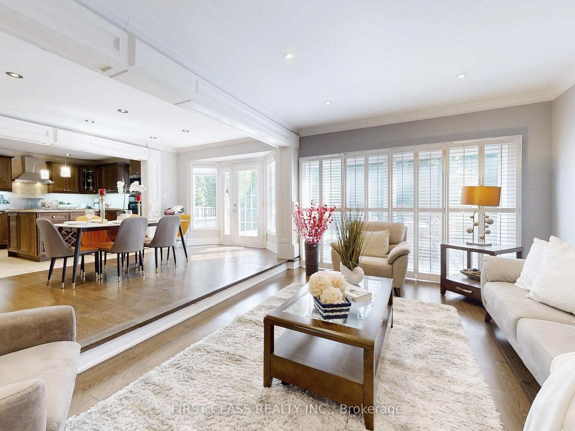 125 Longwater Chase