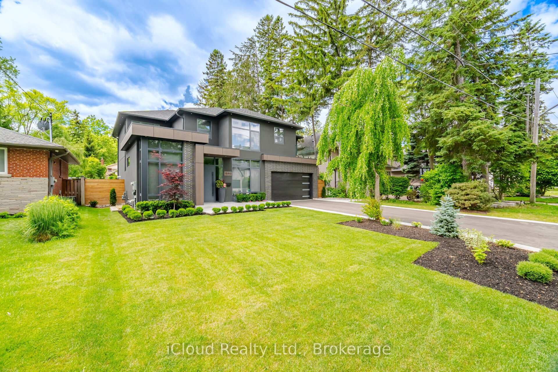 1590 Kenmuir Avenue