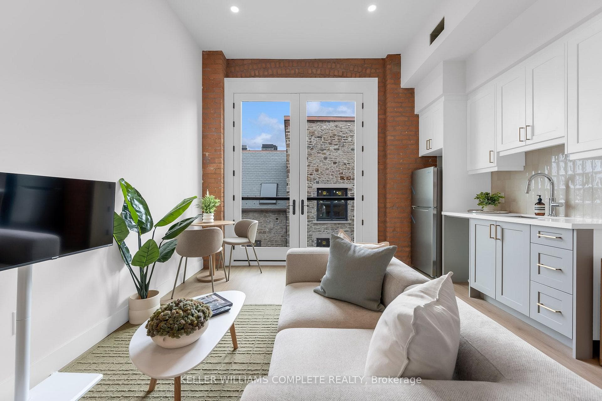 56 York Boulevard Unit 204