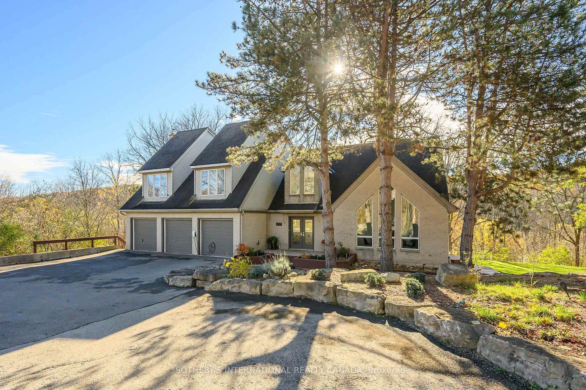 774 Old Dundas Road