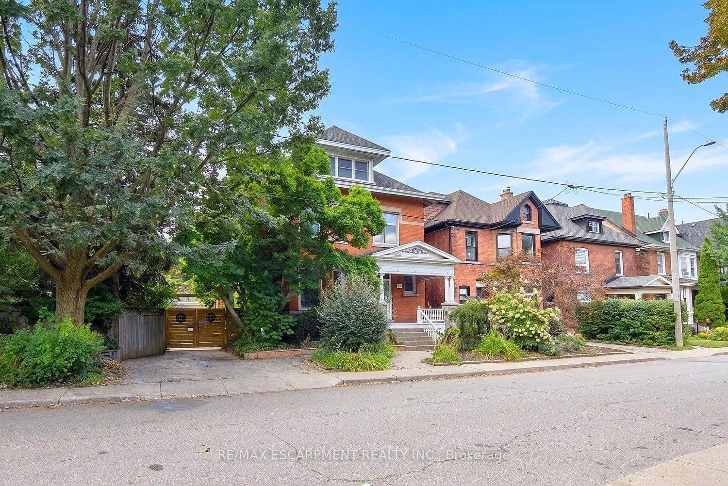 34 HOLTON Avenue