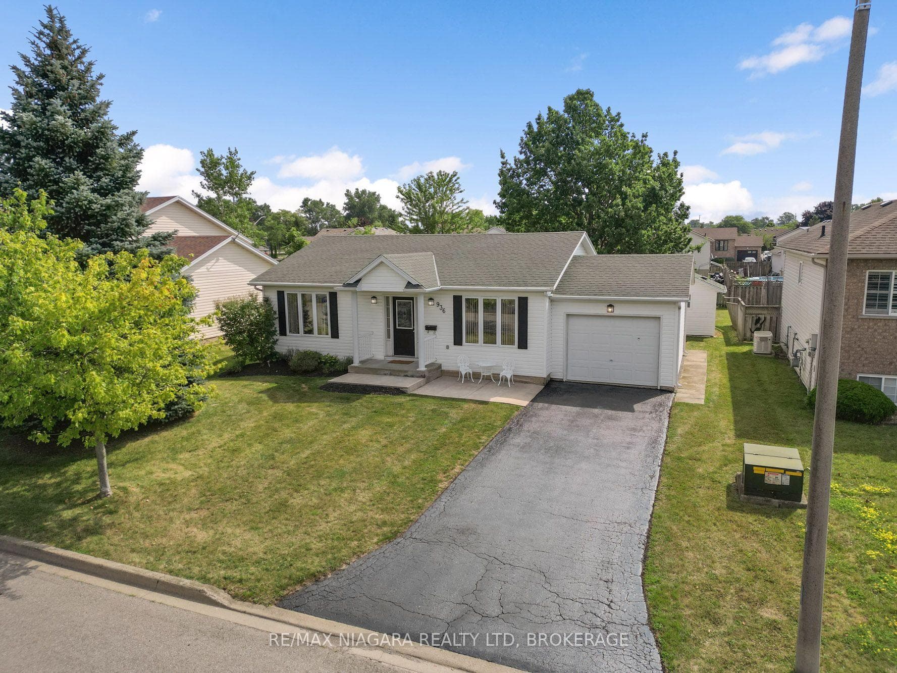 936 Colette Road