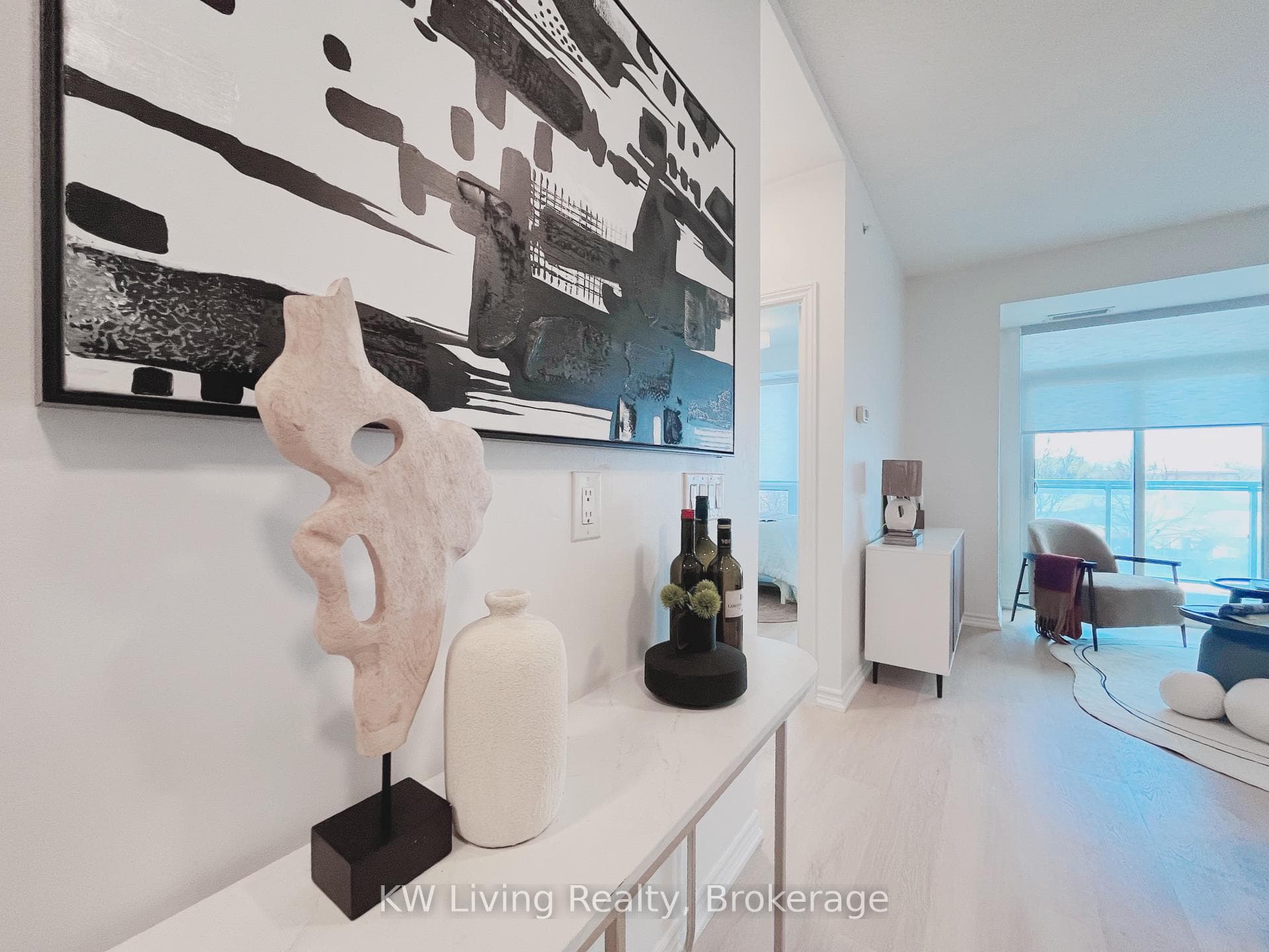 8323 kennedy Road Unit 220