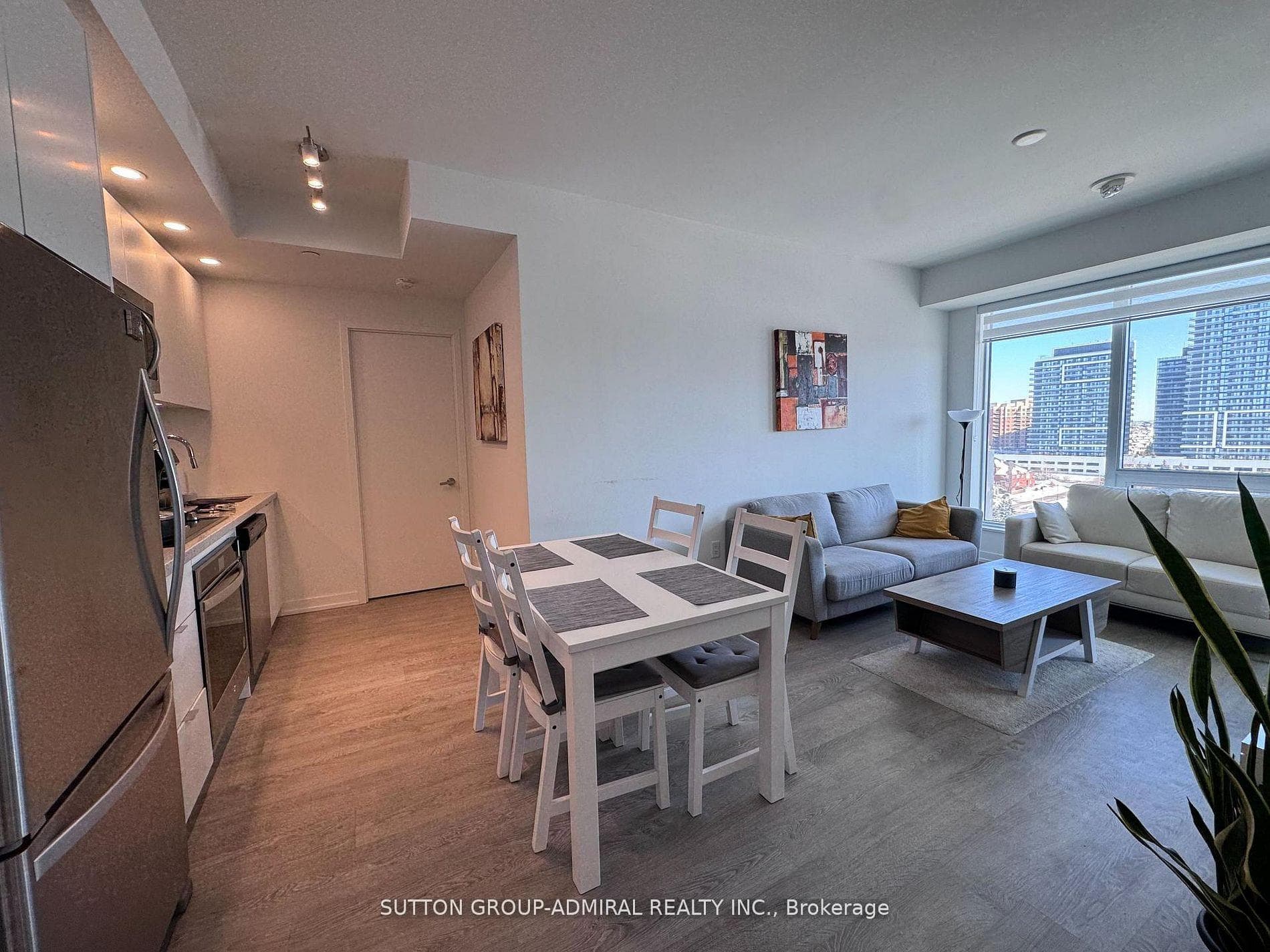 8868 Yonge Street Unit 1006E