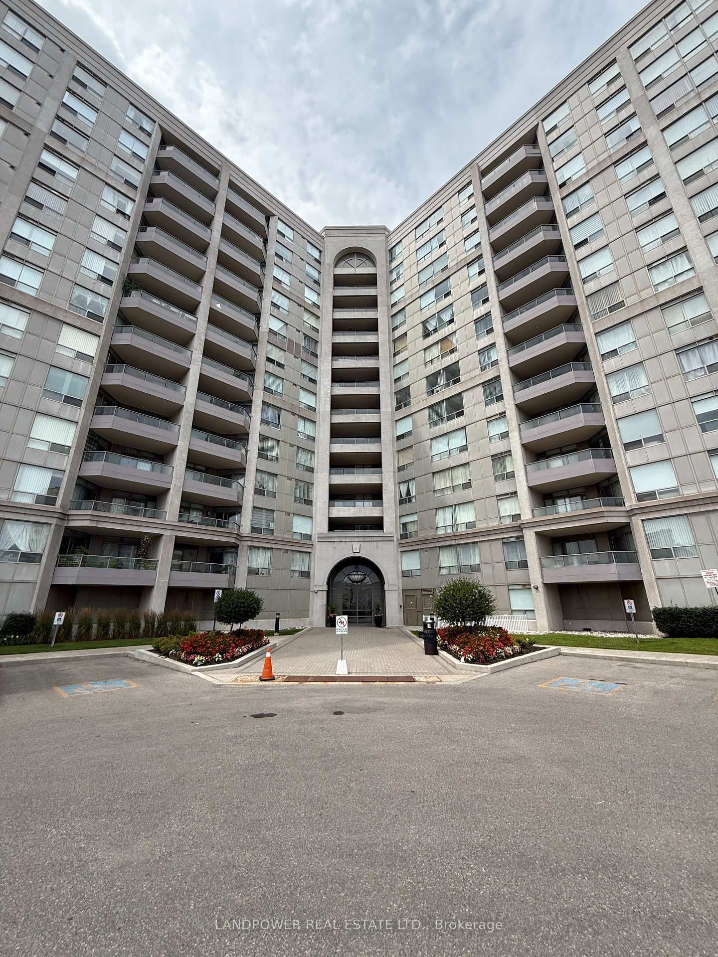 9015 Leslie Street Unit 1202