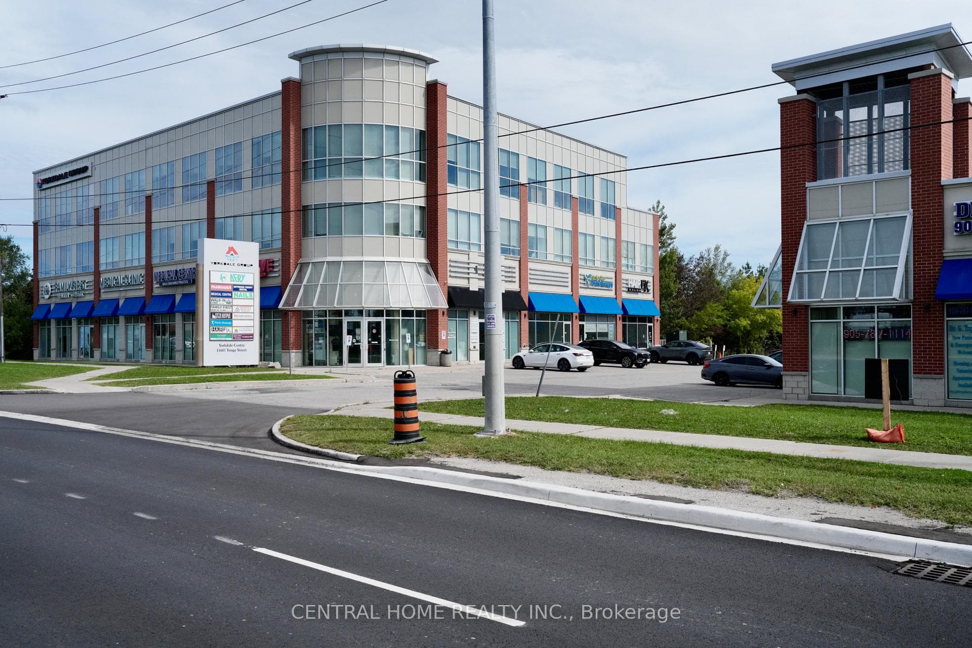 11685 Yonge Street Unit B104
