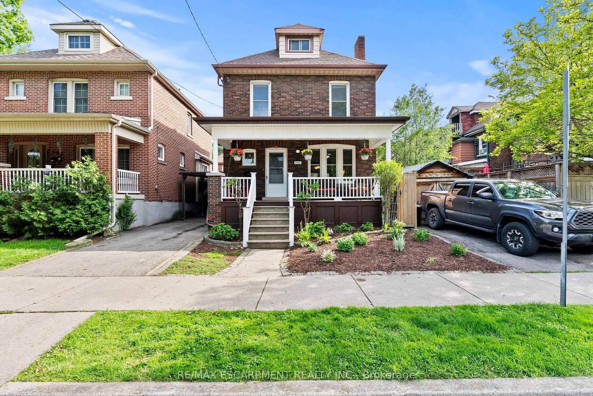 260 STINSON Crescent