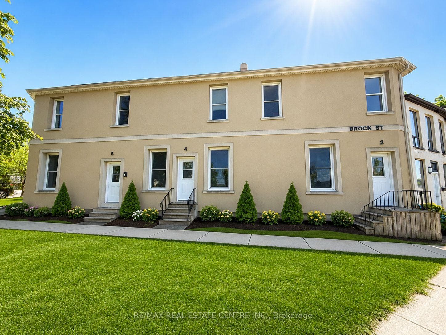 2 Brock Street