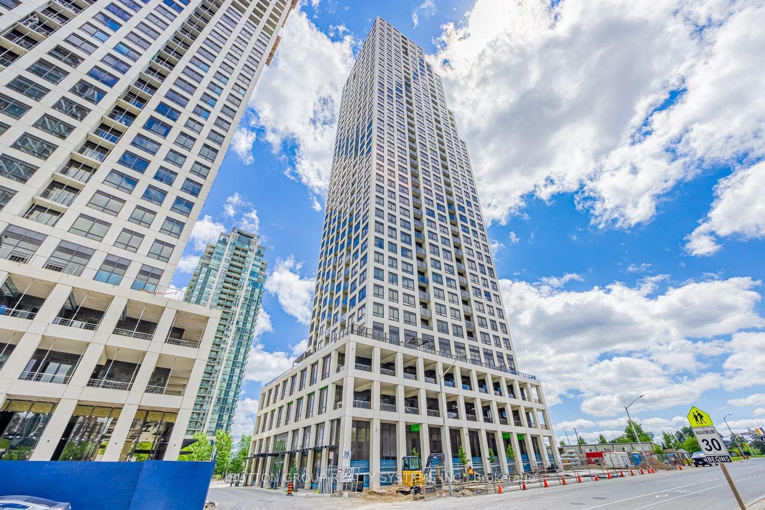 36 Elm Drive Unit 2208