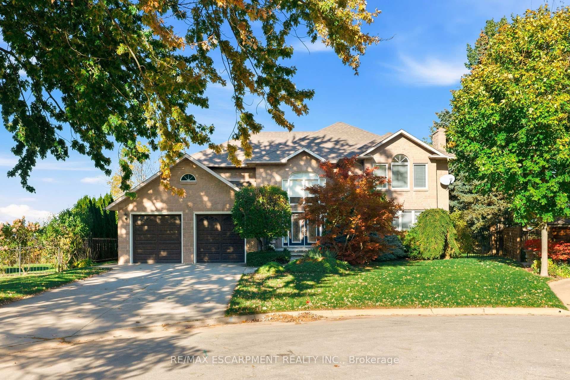 22 BURT Court