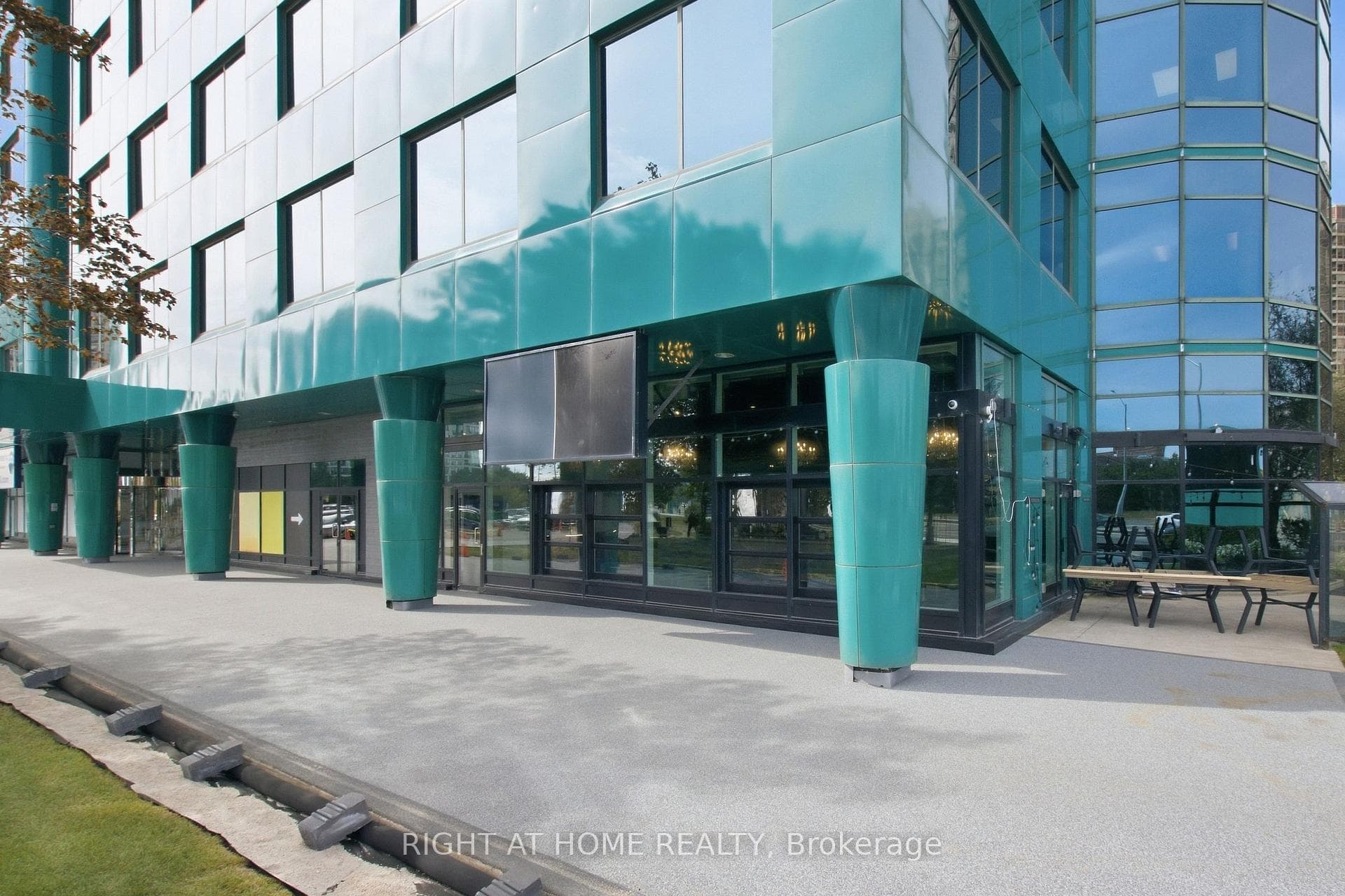10 Kingsbridge Garden Circle Unit 101