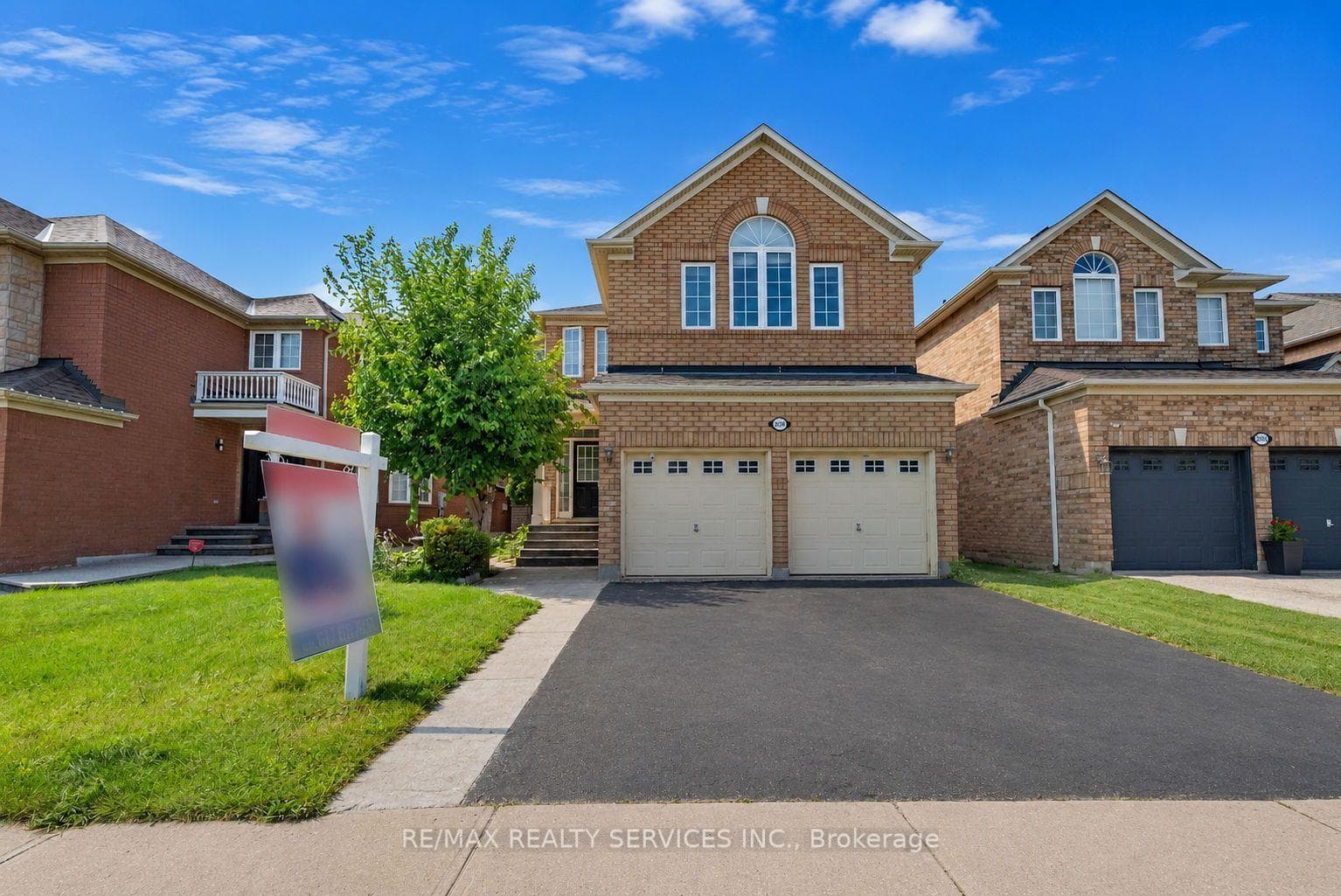 3696 Waterfall Crescent