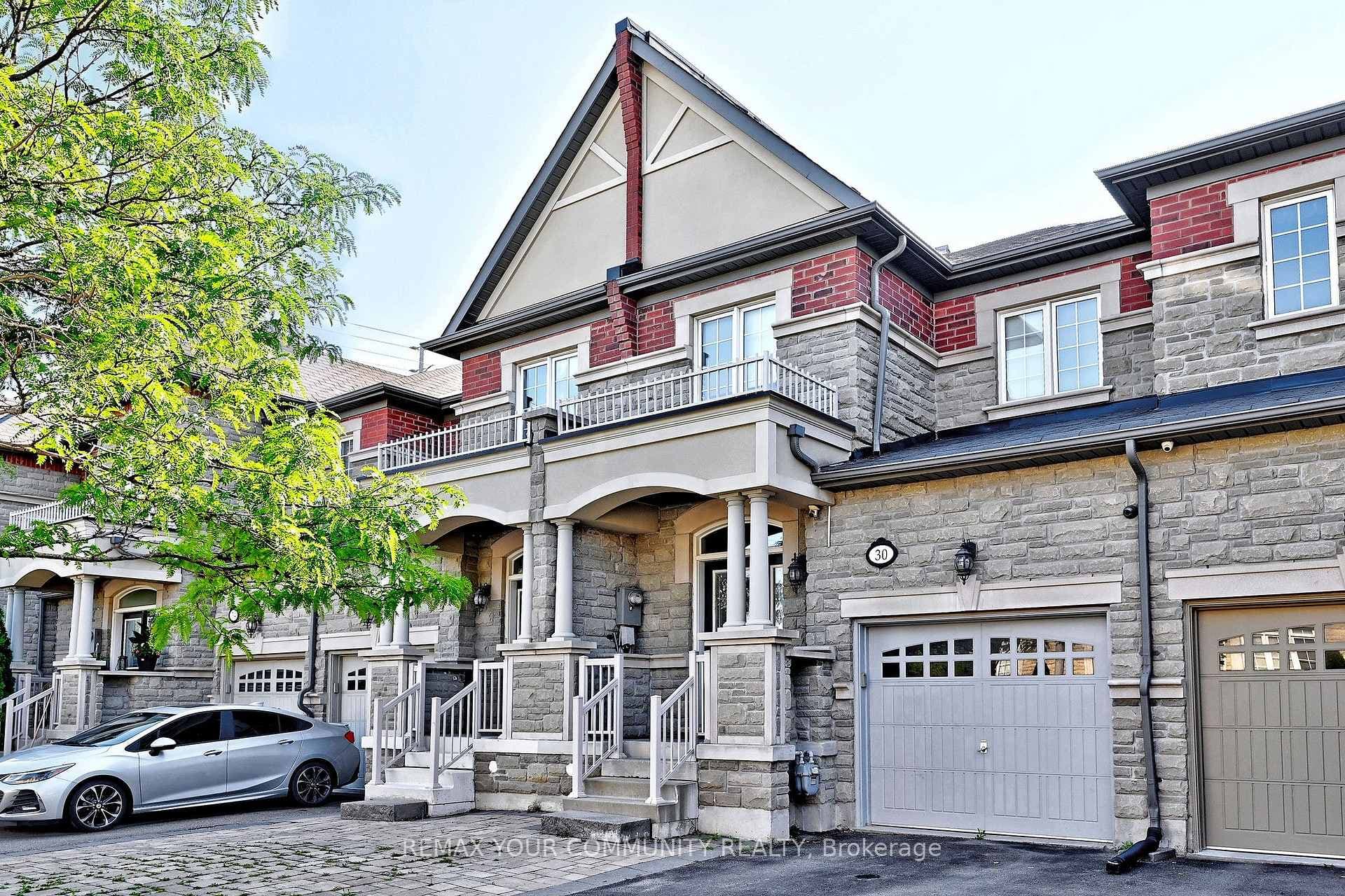 30 Spruce Pine Crescent