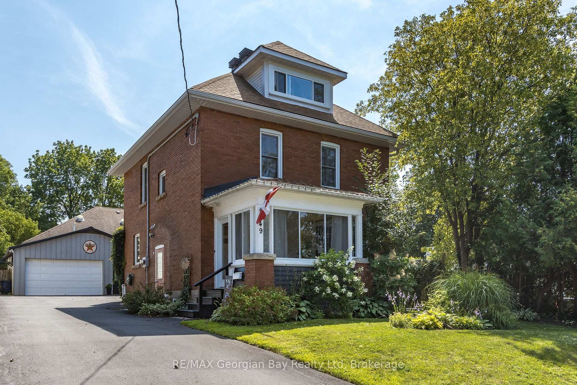 449 Elizabeth Street
