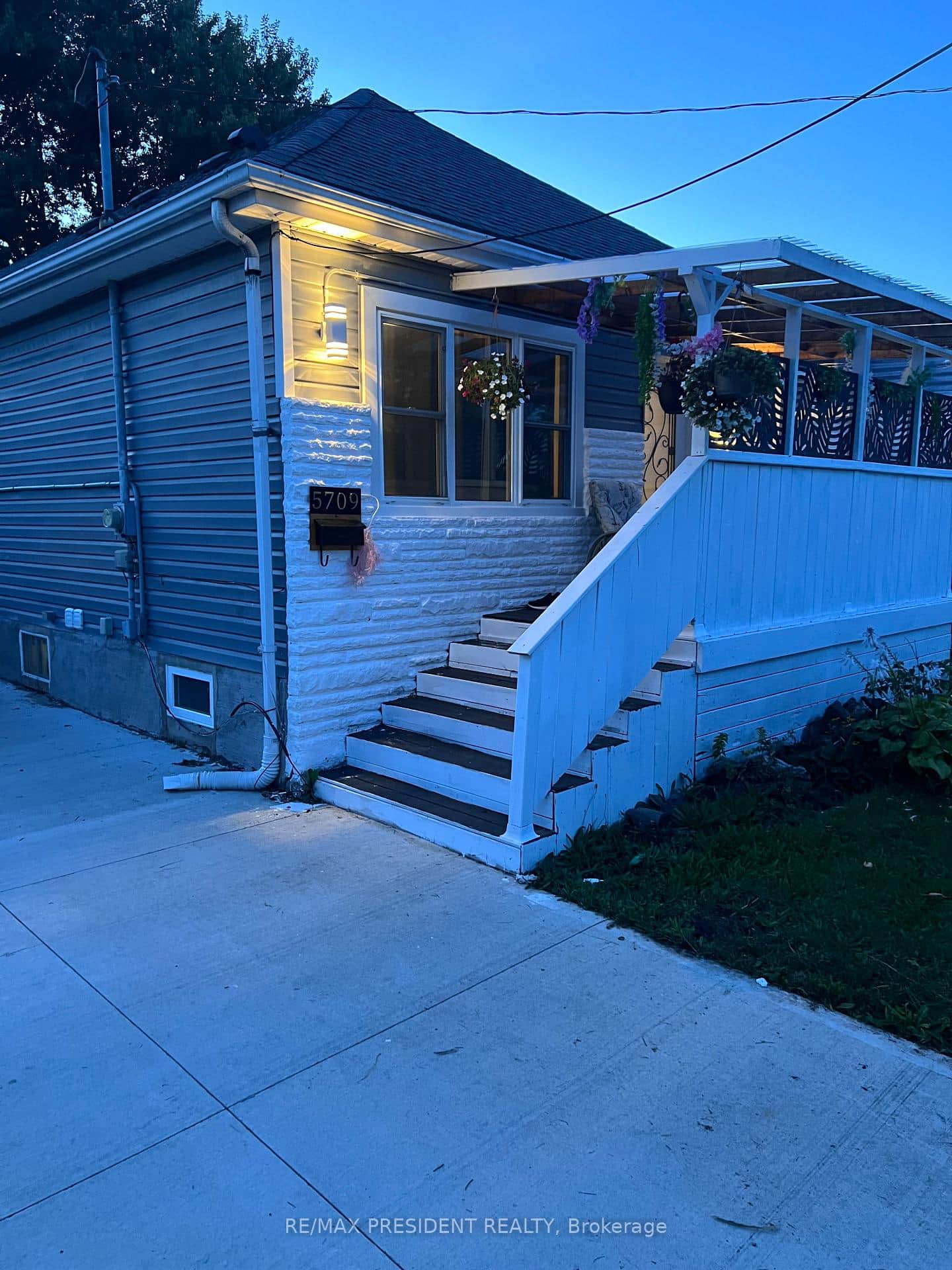 entrance stairs