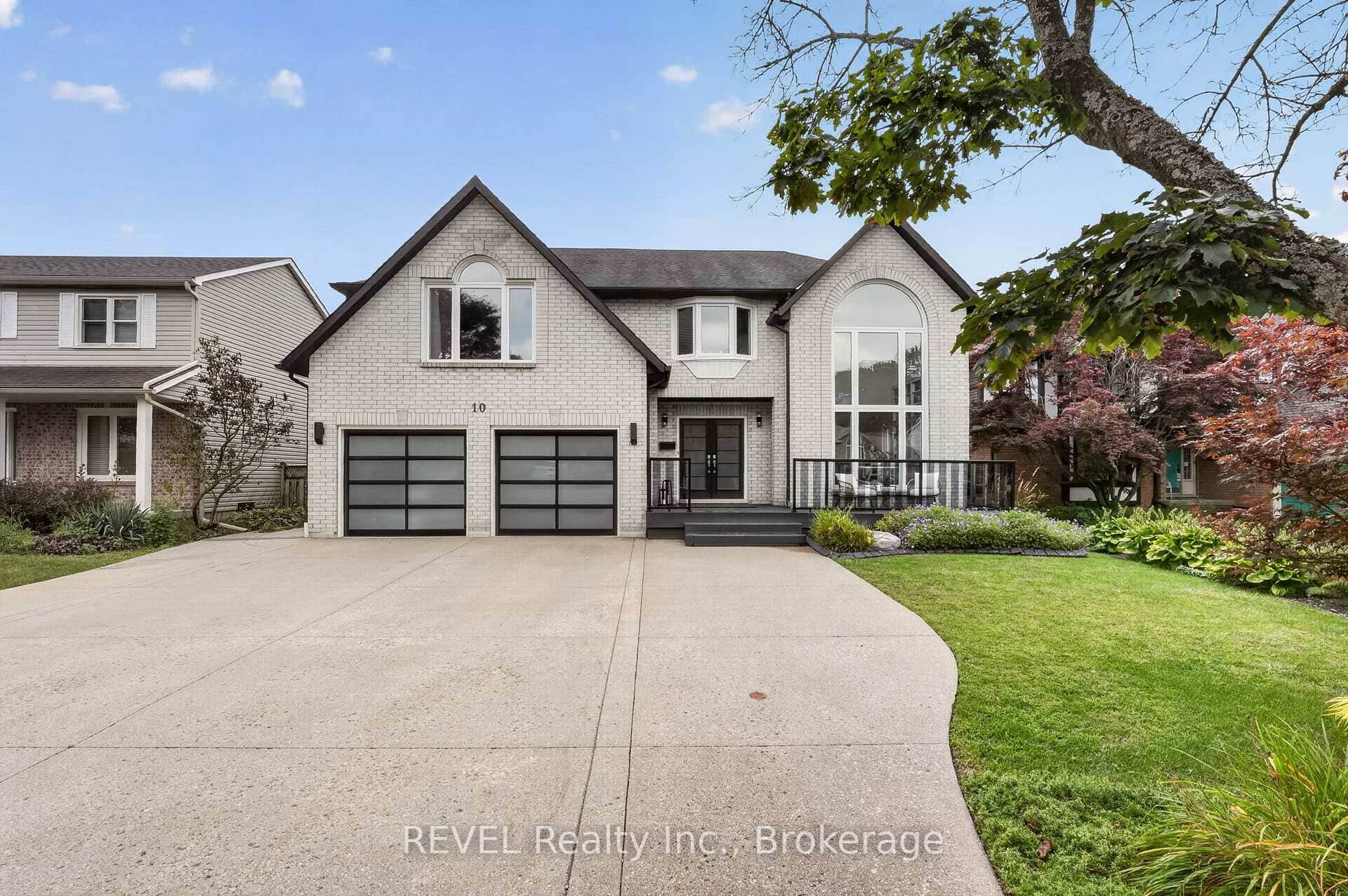 10 Meadowbrook Lane