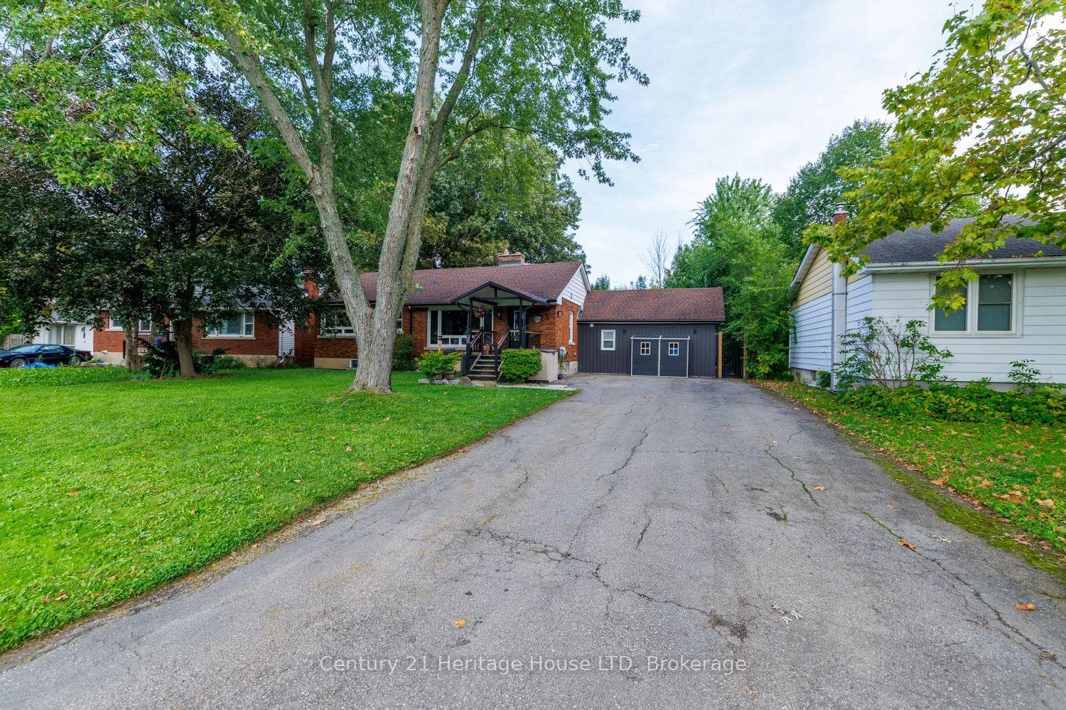 6 Greenock Circle