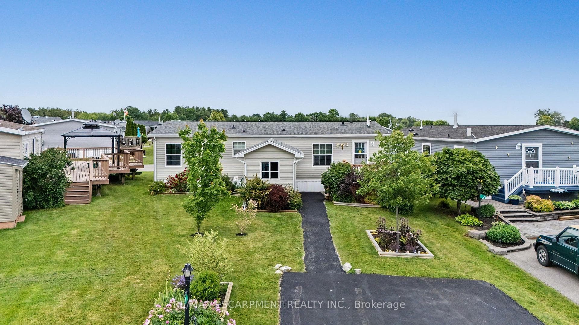 4 Hickory Hollow N/A