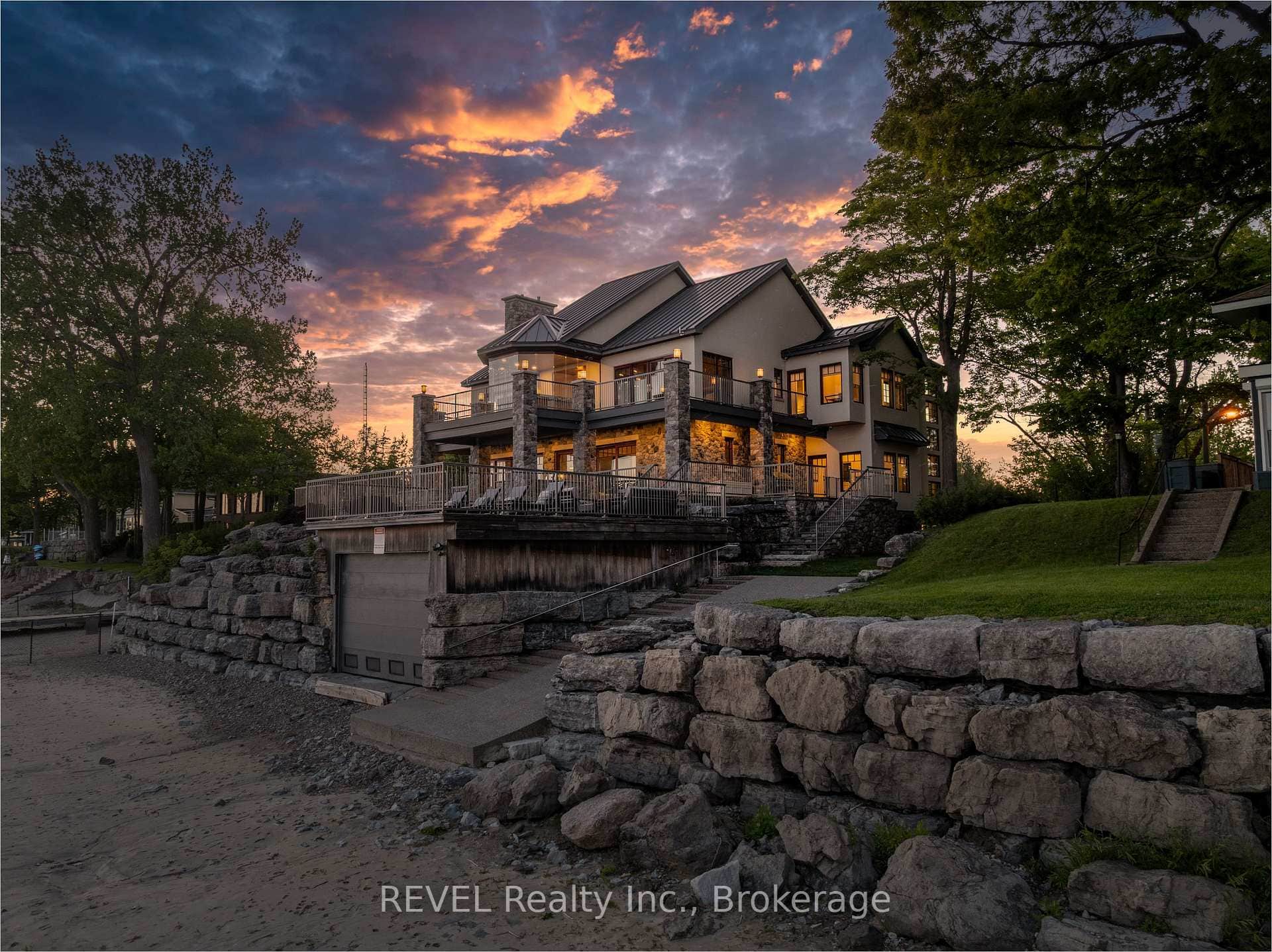 3067 Thunder Bay Road