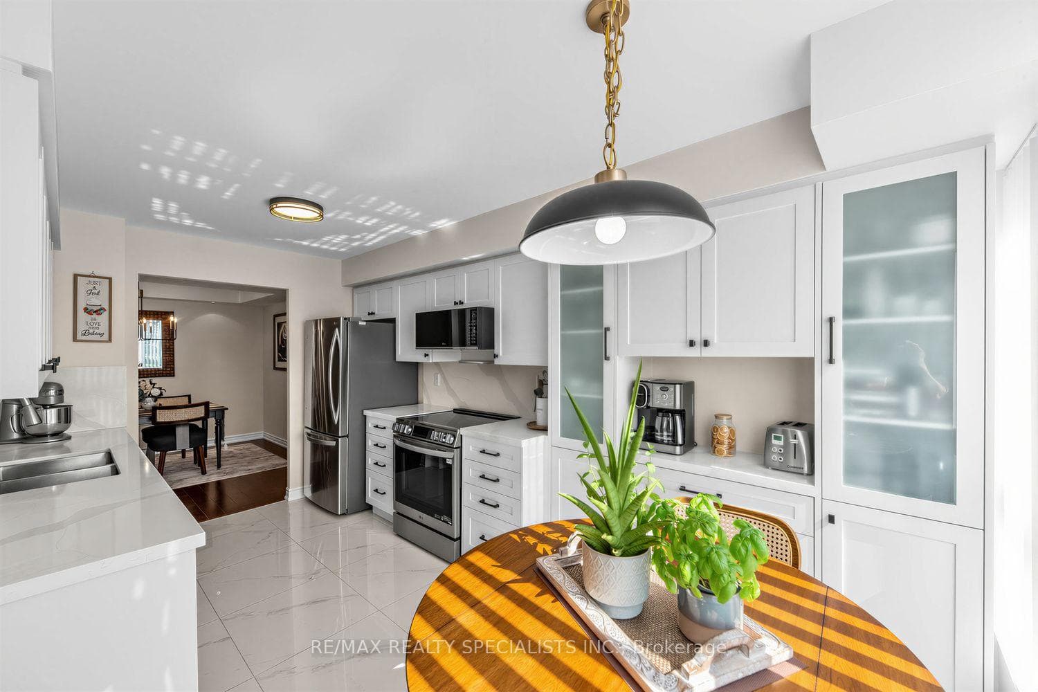 2585 Erin Centre Boulevard Unit 1005