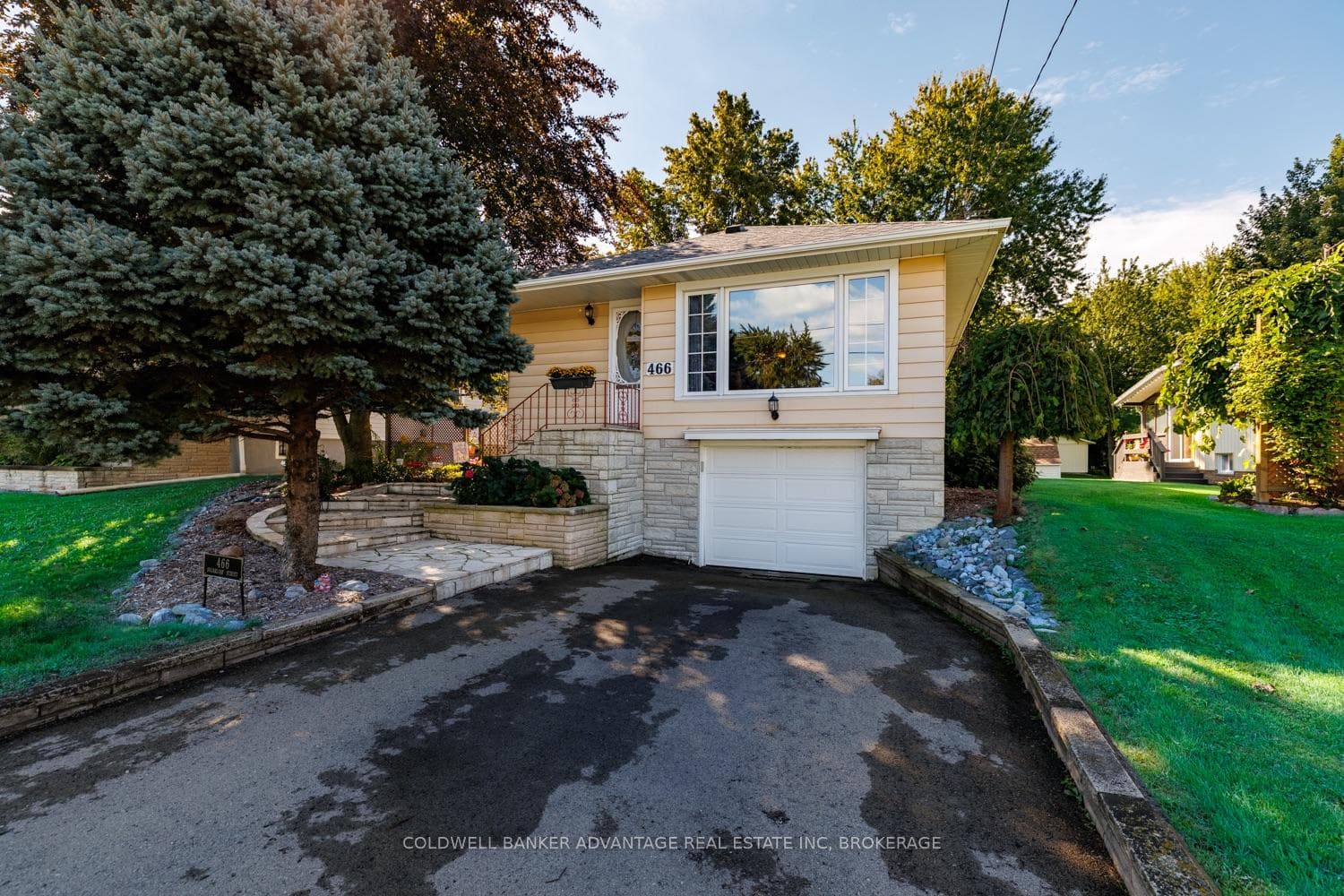 466 Sugarloaf Street