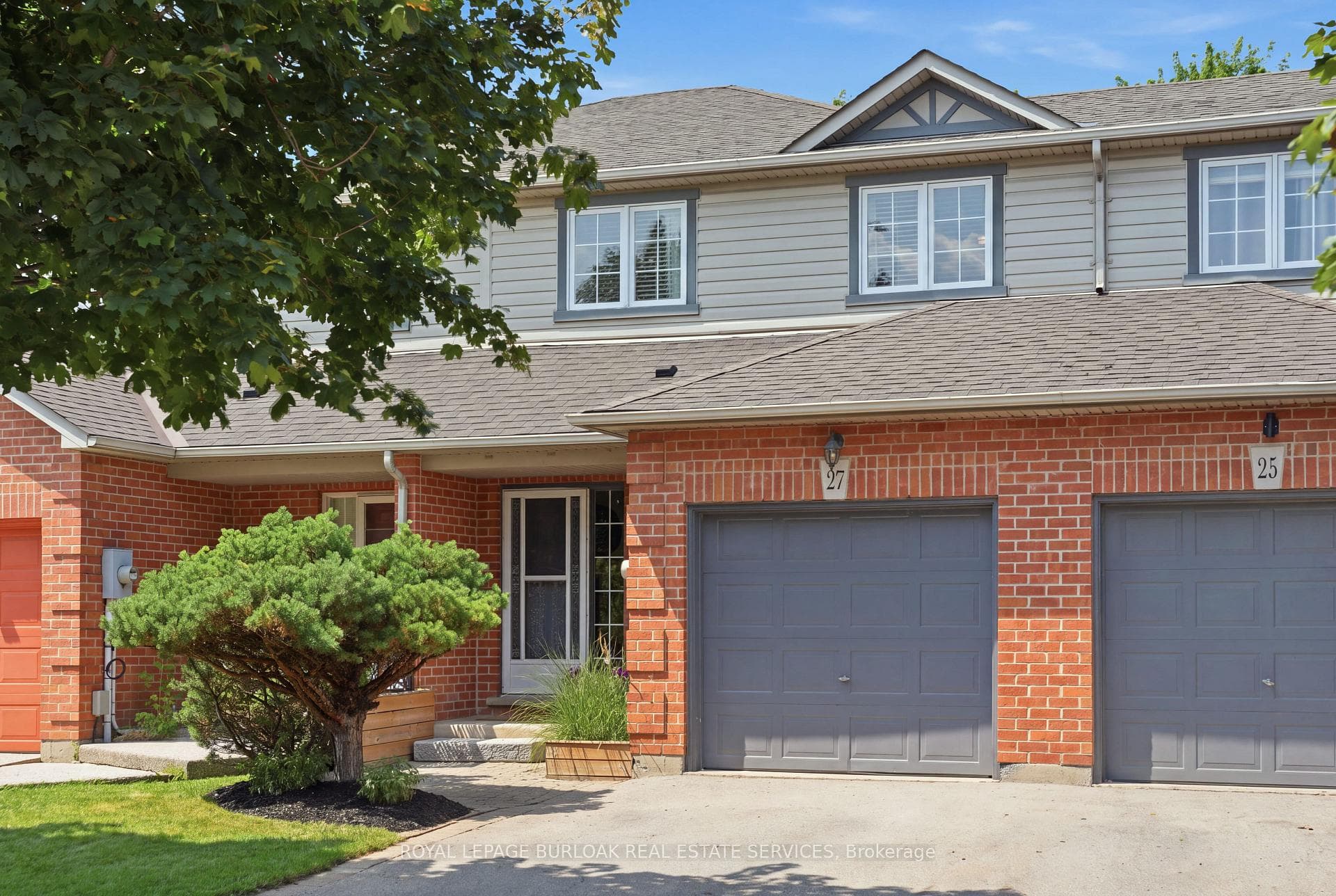27 Bronte Court