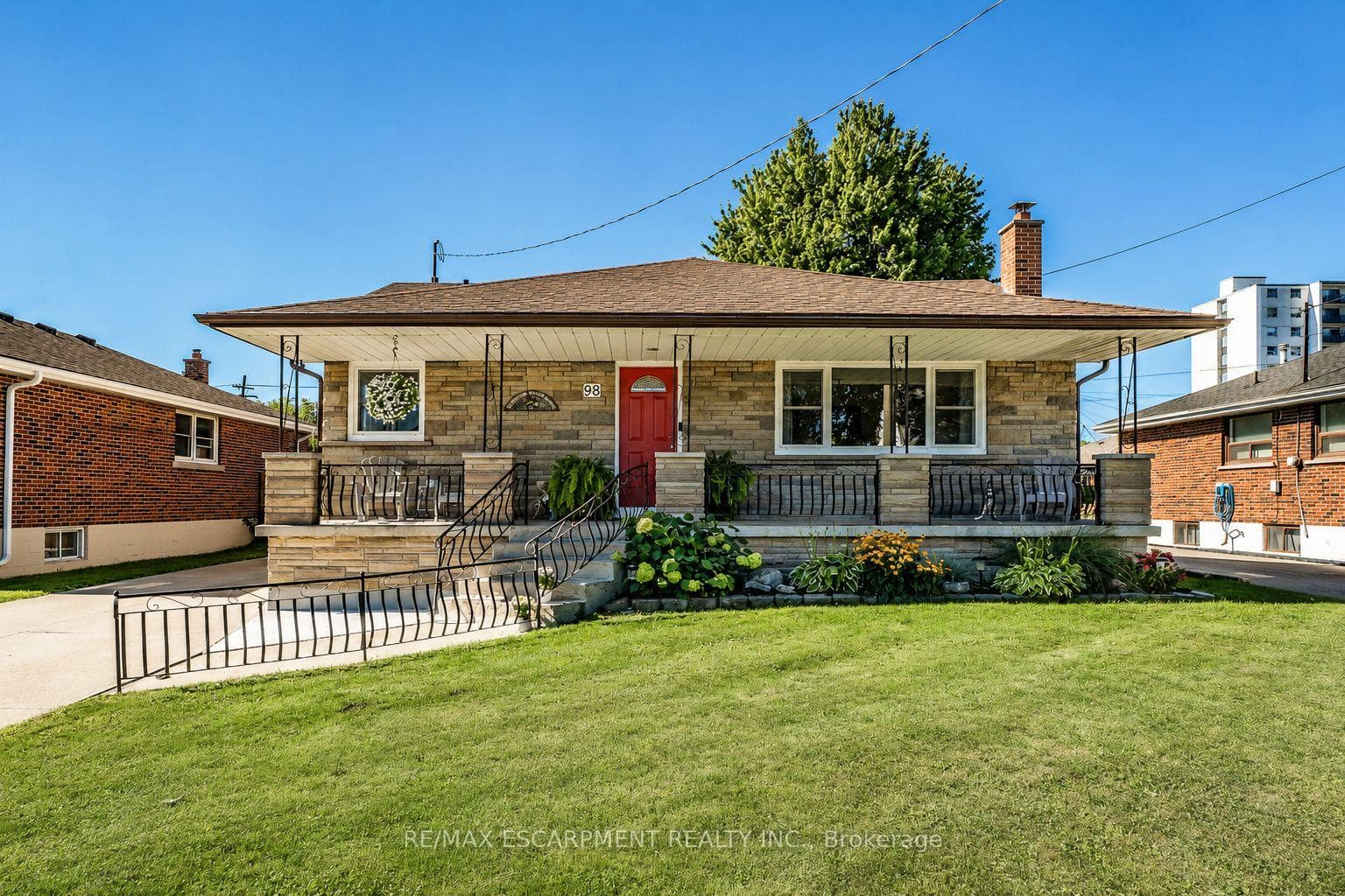 98 Duncombe Drive