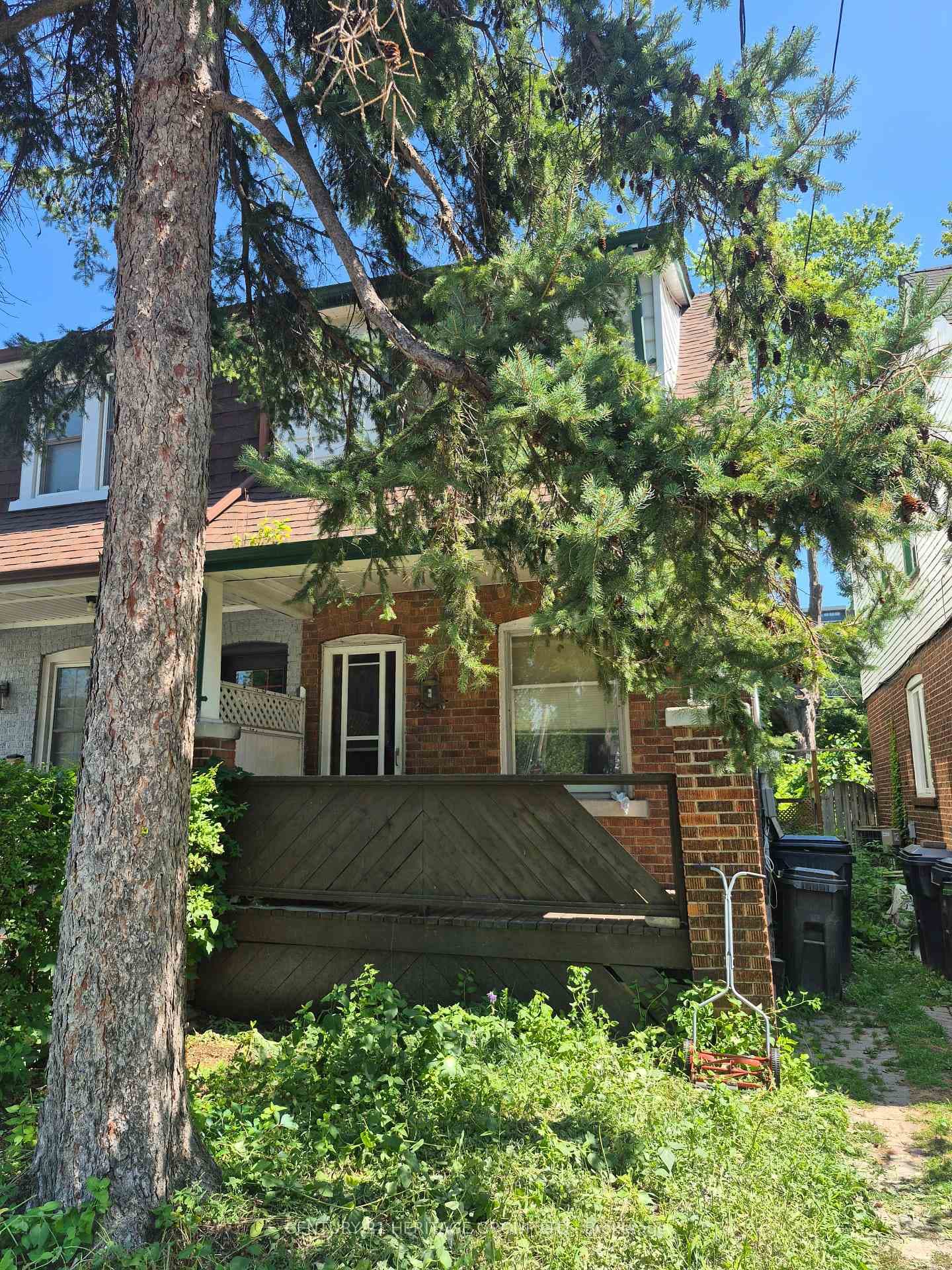 235 Chisholm Avenue