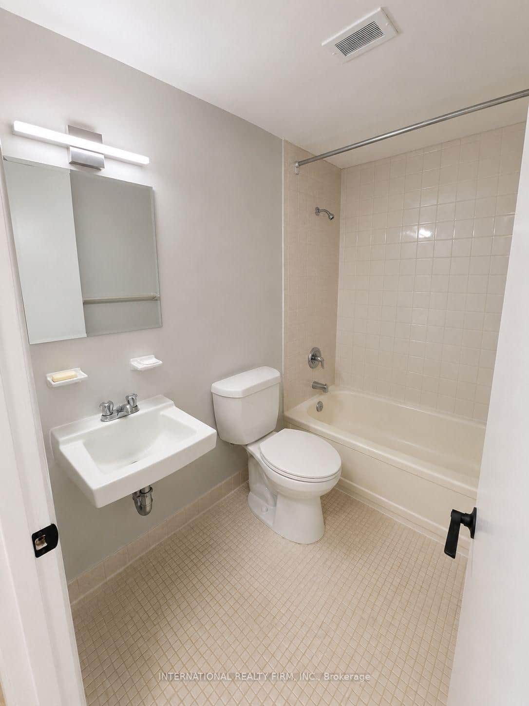 103 Emerald Street Unit 401