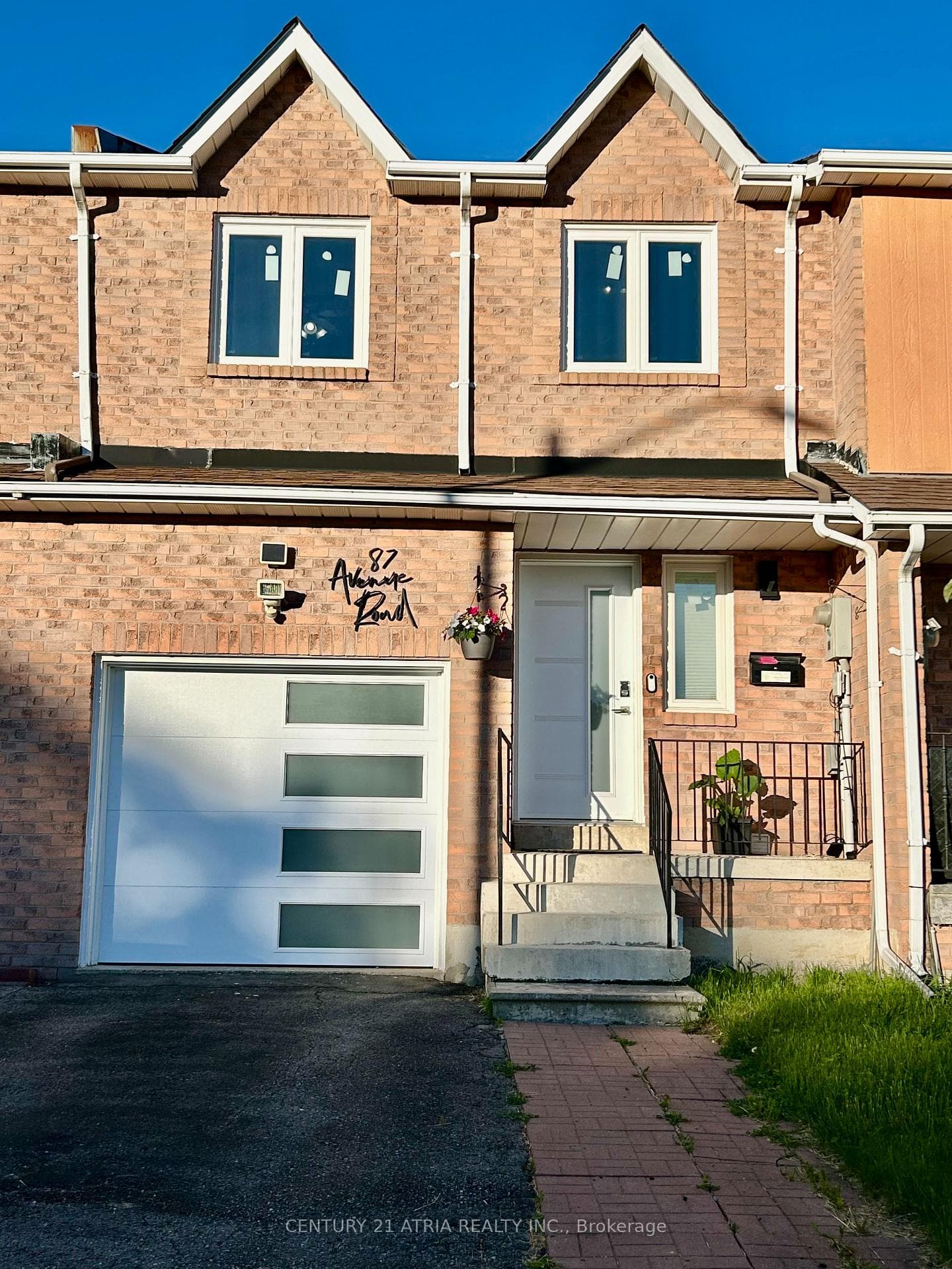 87 Avenue Road