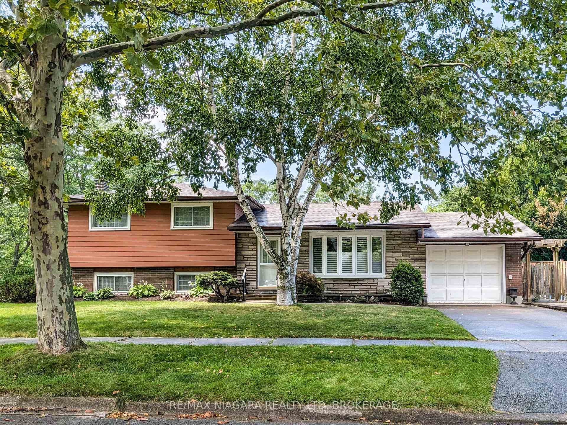 3139 Chipman Crescent