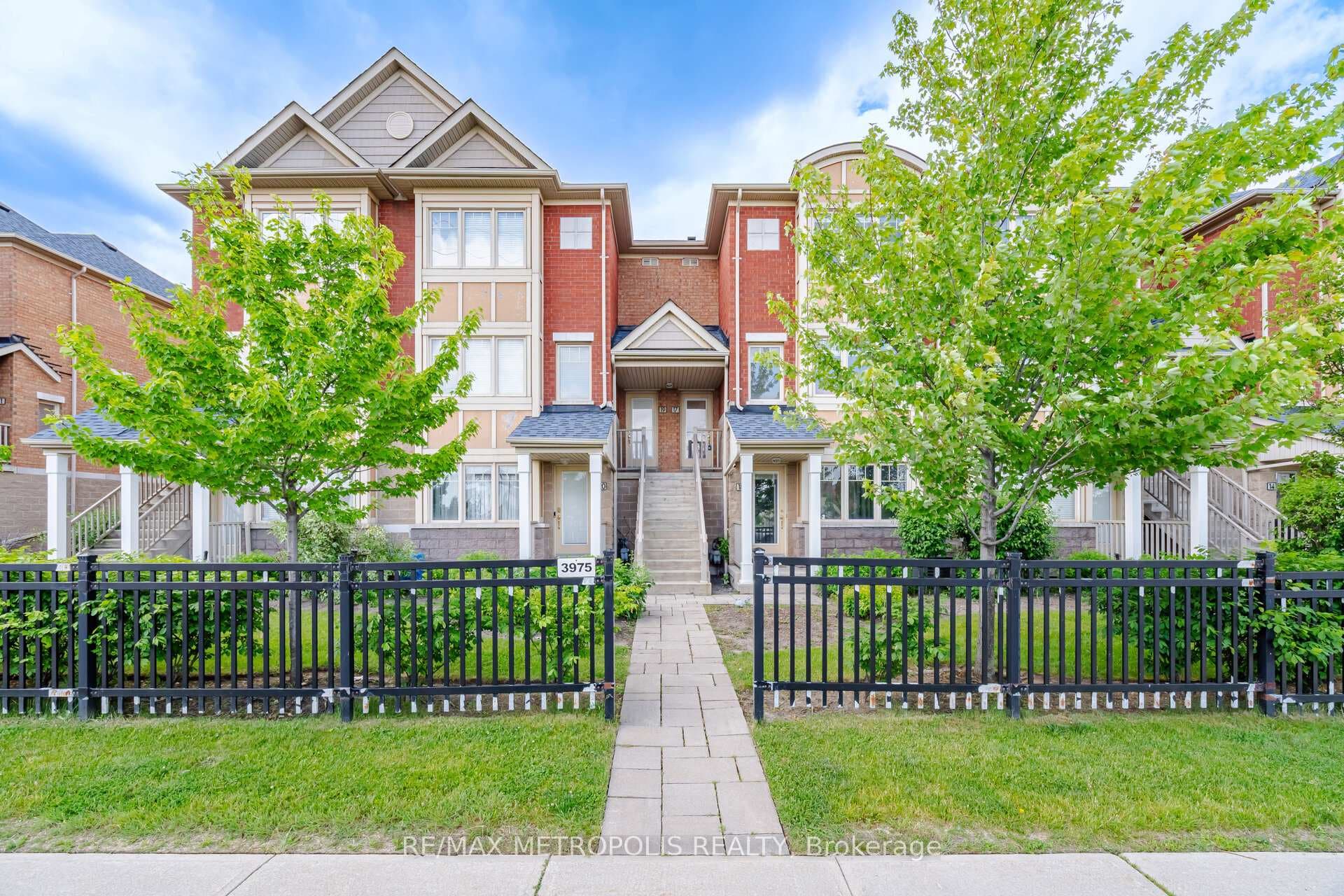 3975 Eglinton Avenue Unit 17