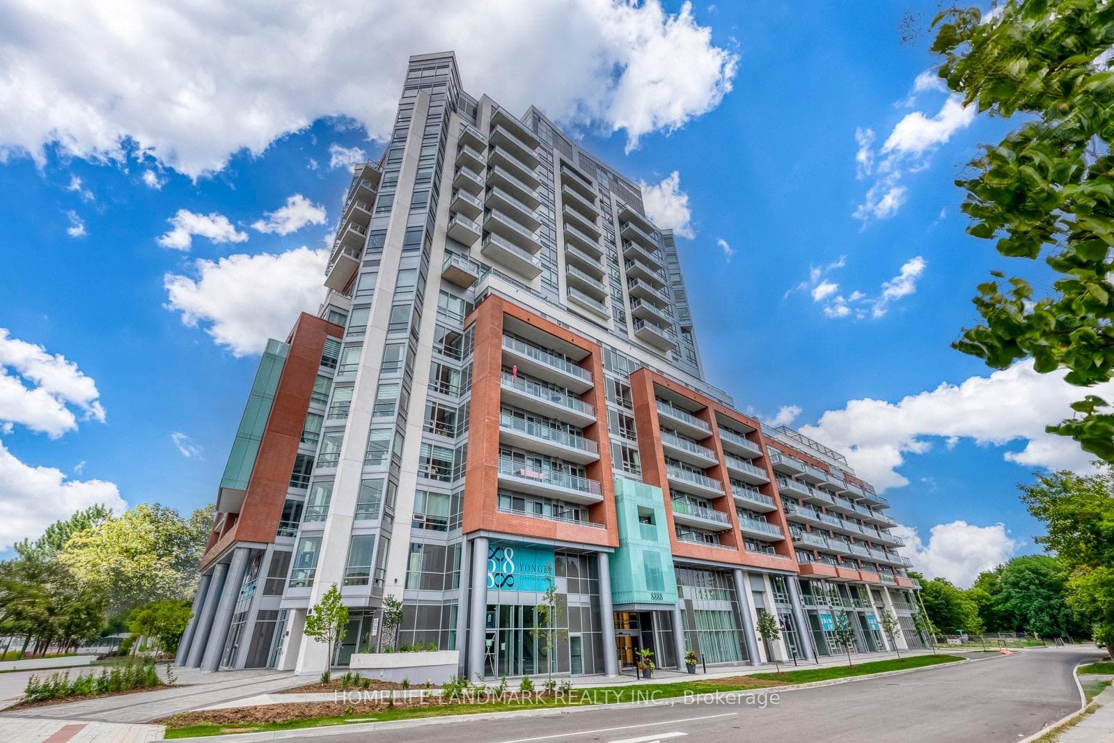 8888 Yonge Street Unit 307
