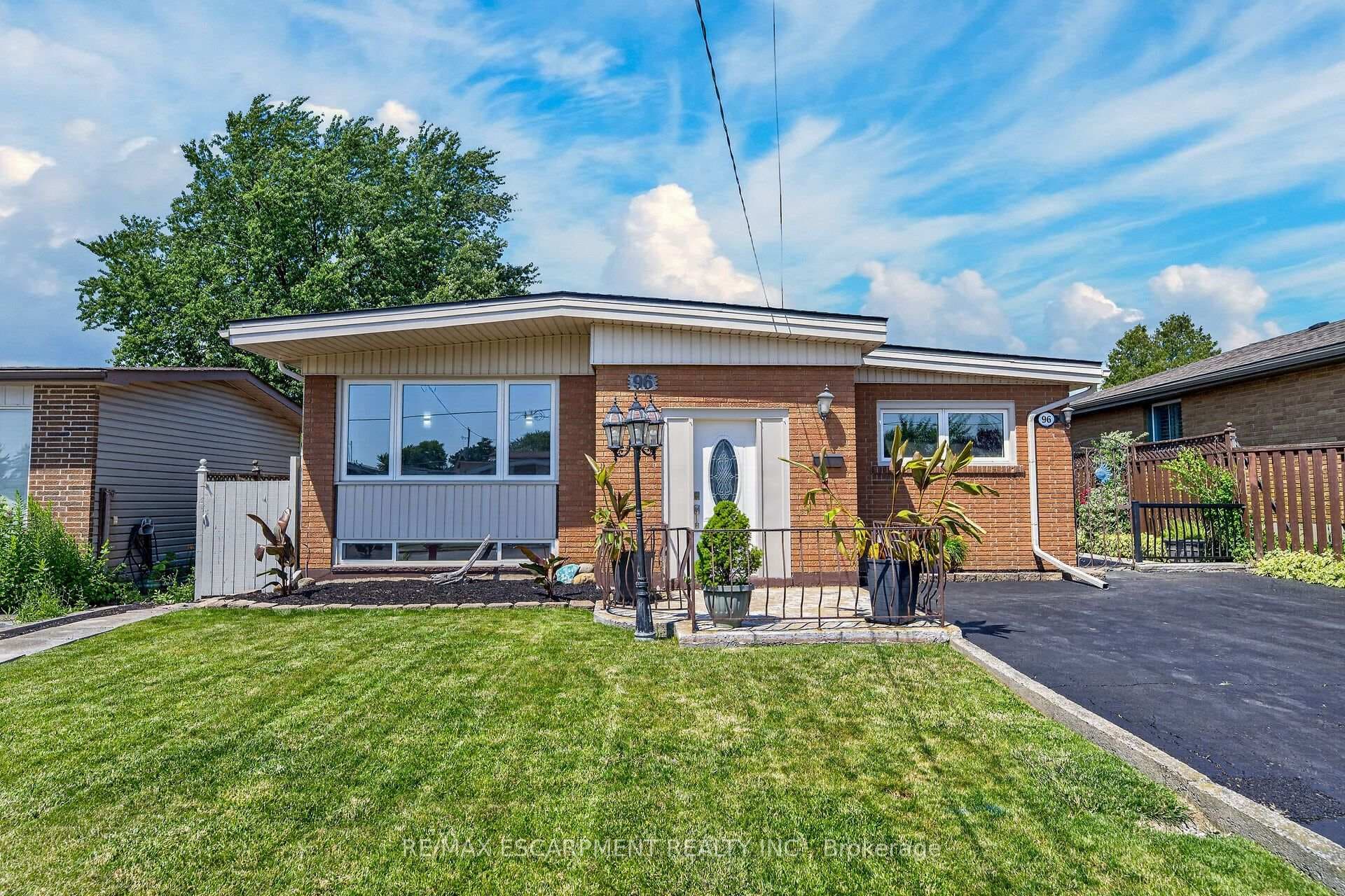 96 Fielding Crescent
