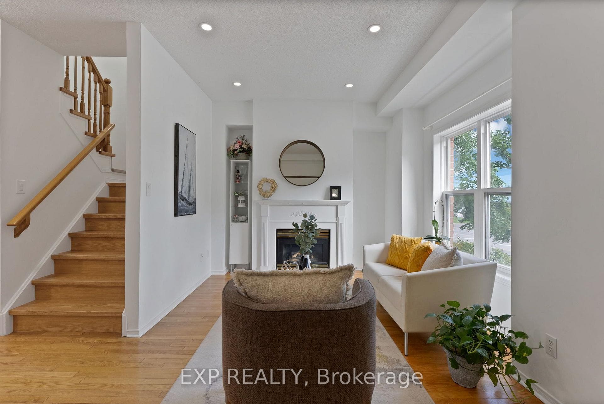 11 Maple Park Way