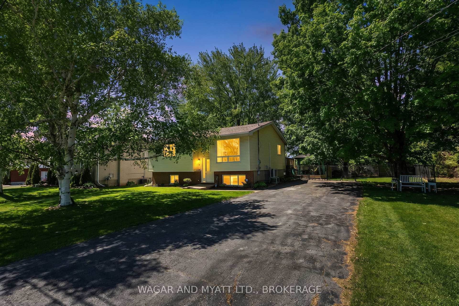39 RIVERVIEW Drive