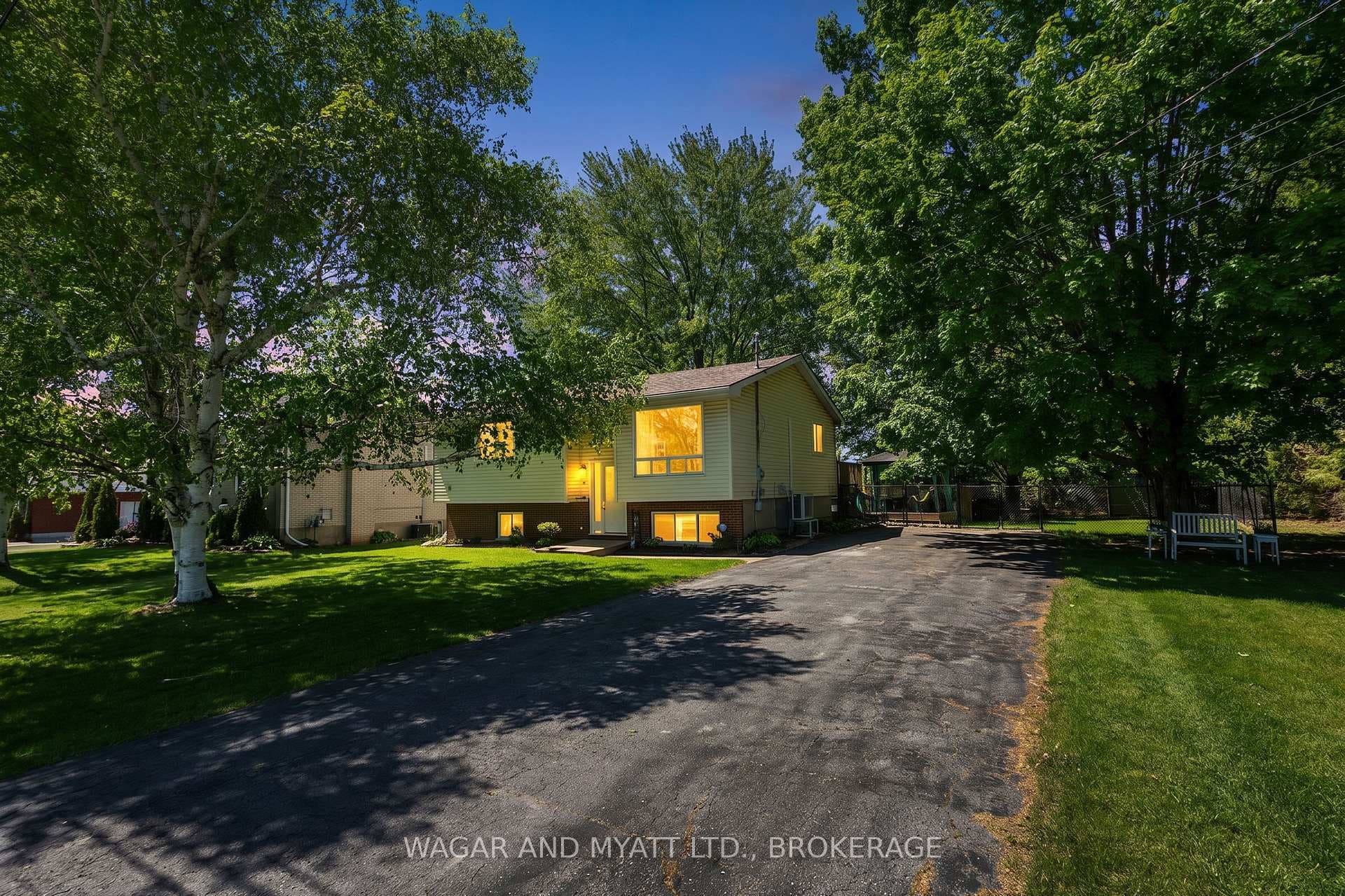 39 RIVERVIEW Drive