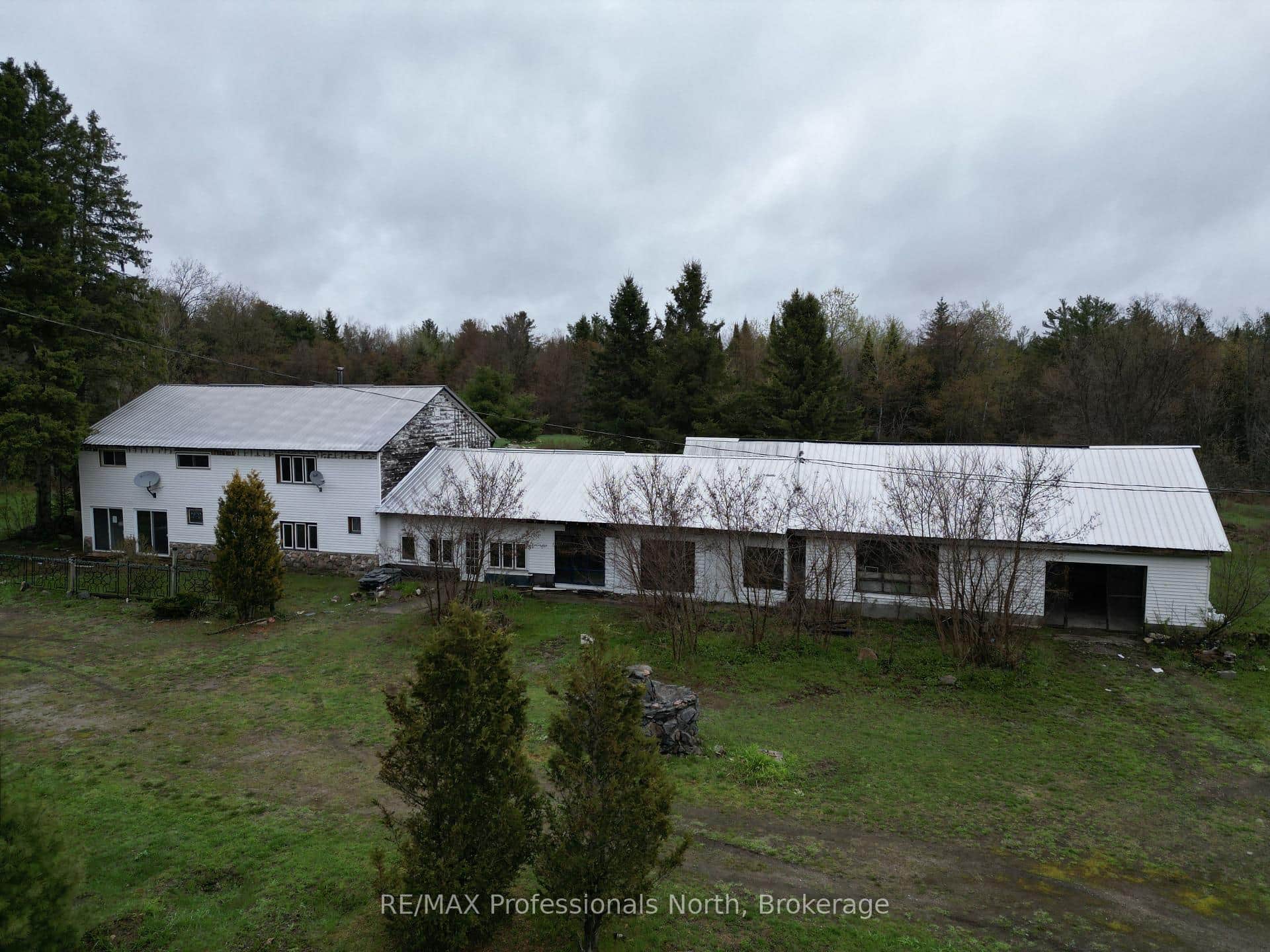 3044 Gelert Road