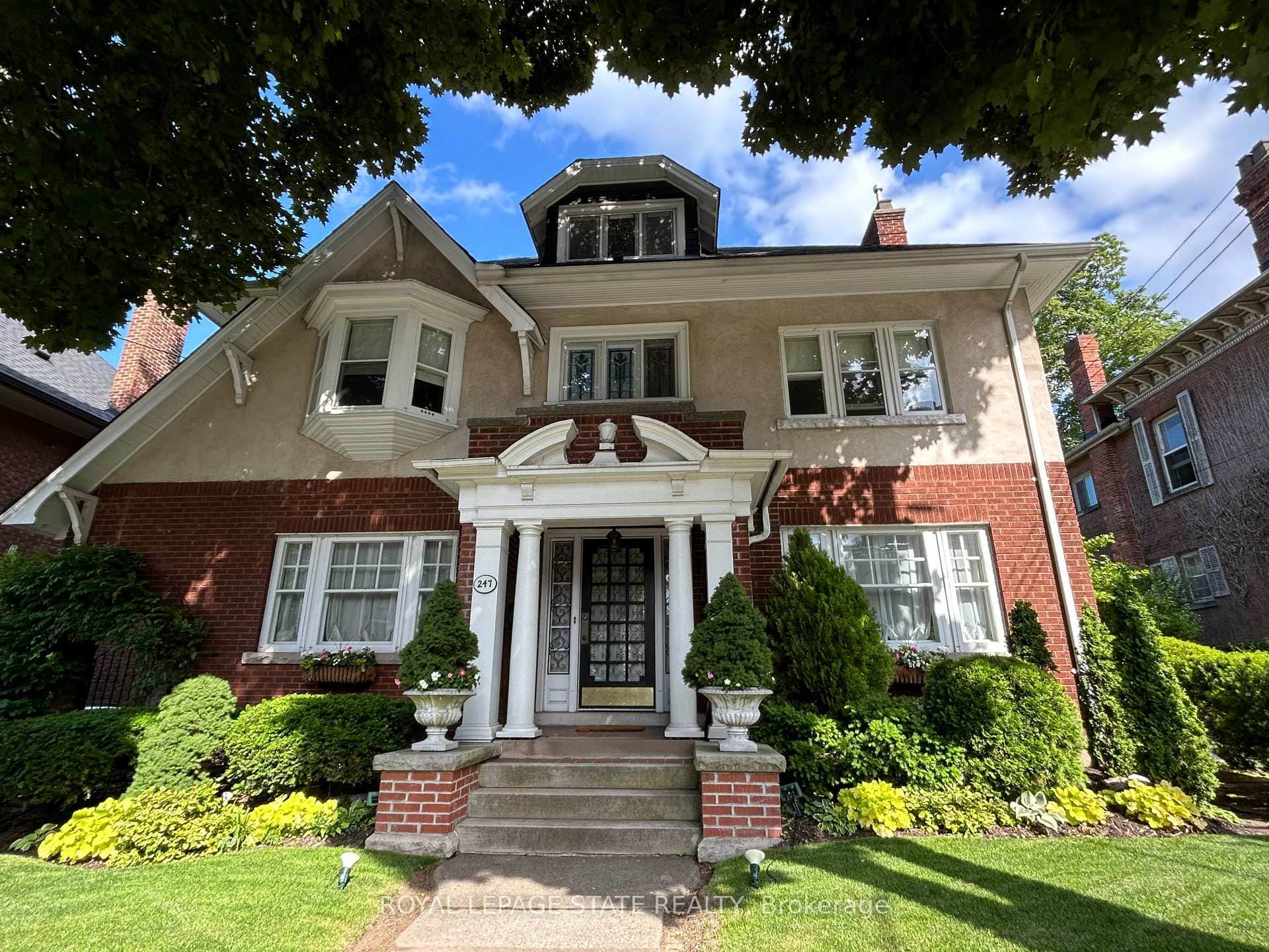 247 MacNab Street