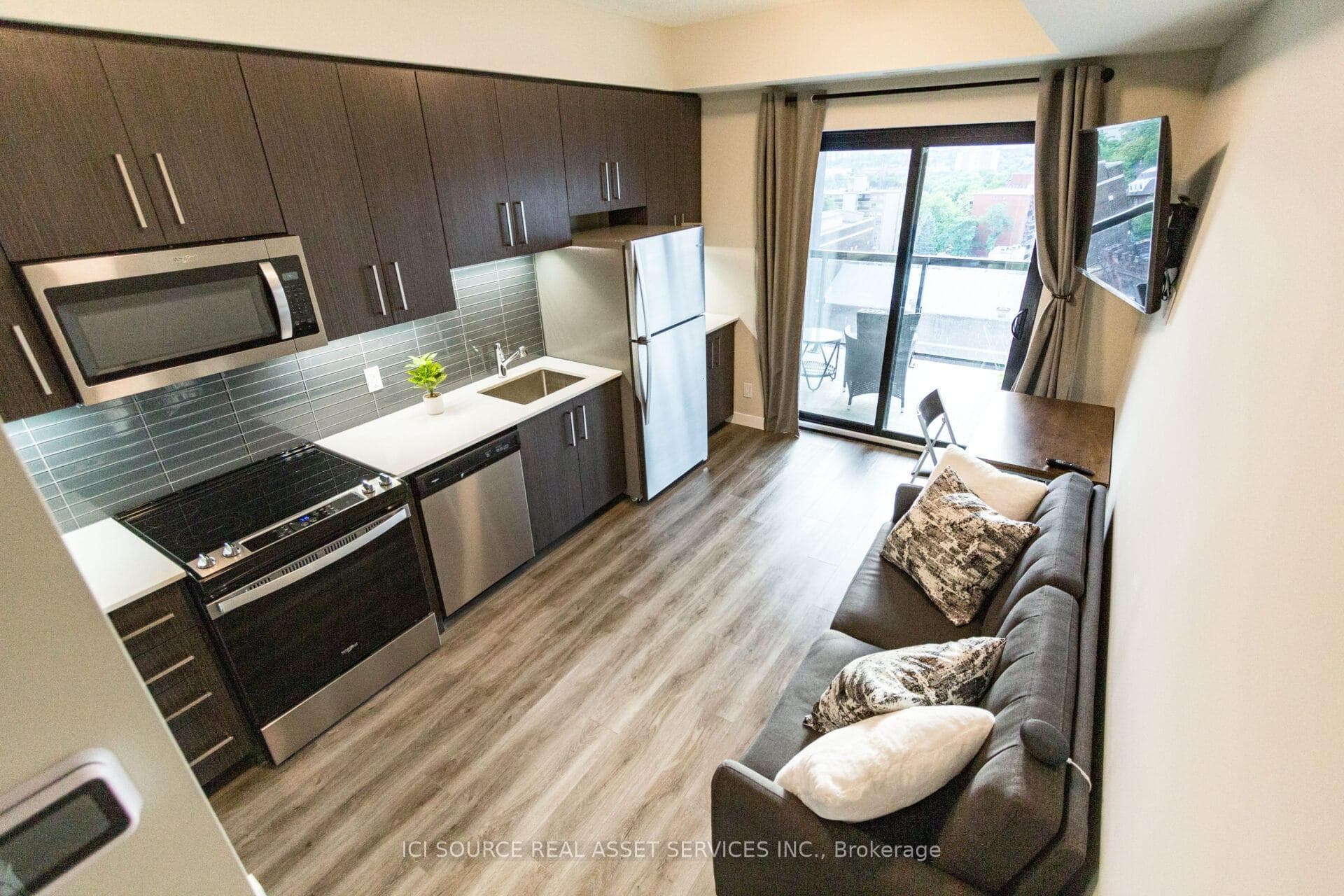15 Queen Street Unit 1105