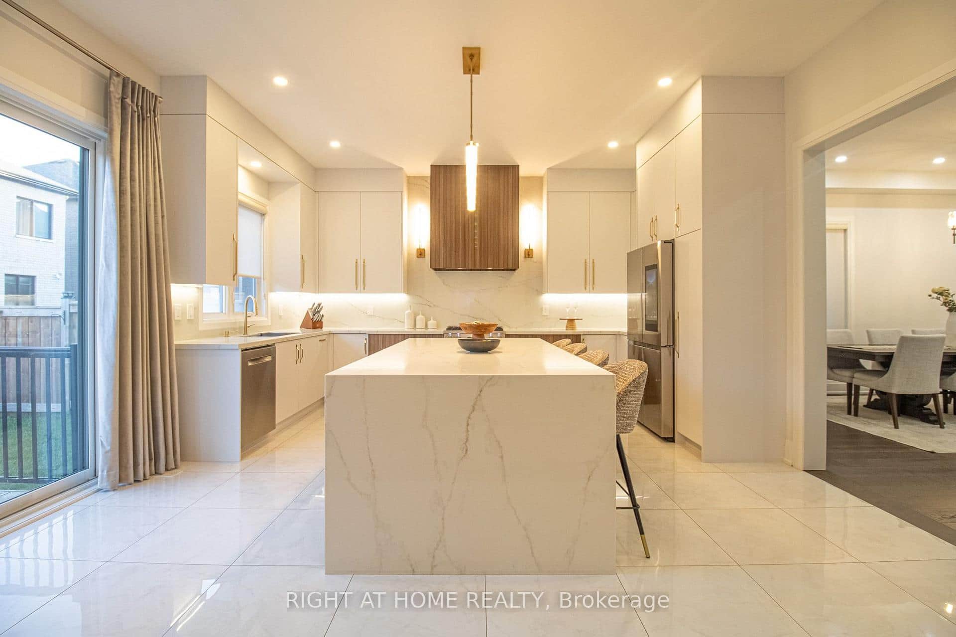 43 Longworth Avenue
