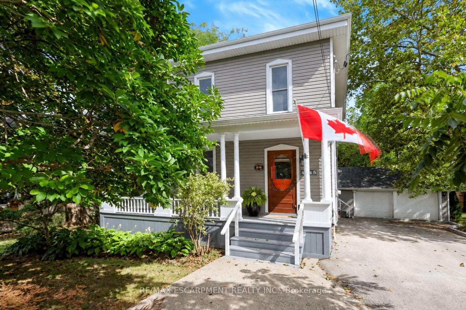 4245 William Street