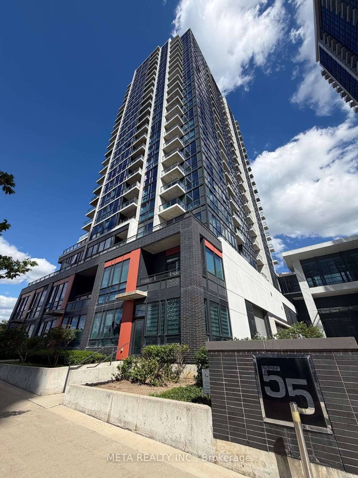 55 Eglinton Avenue Unit 706